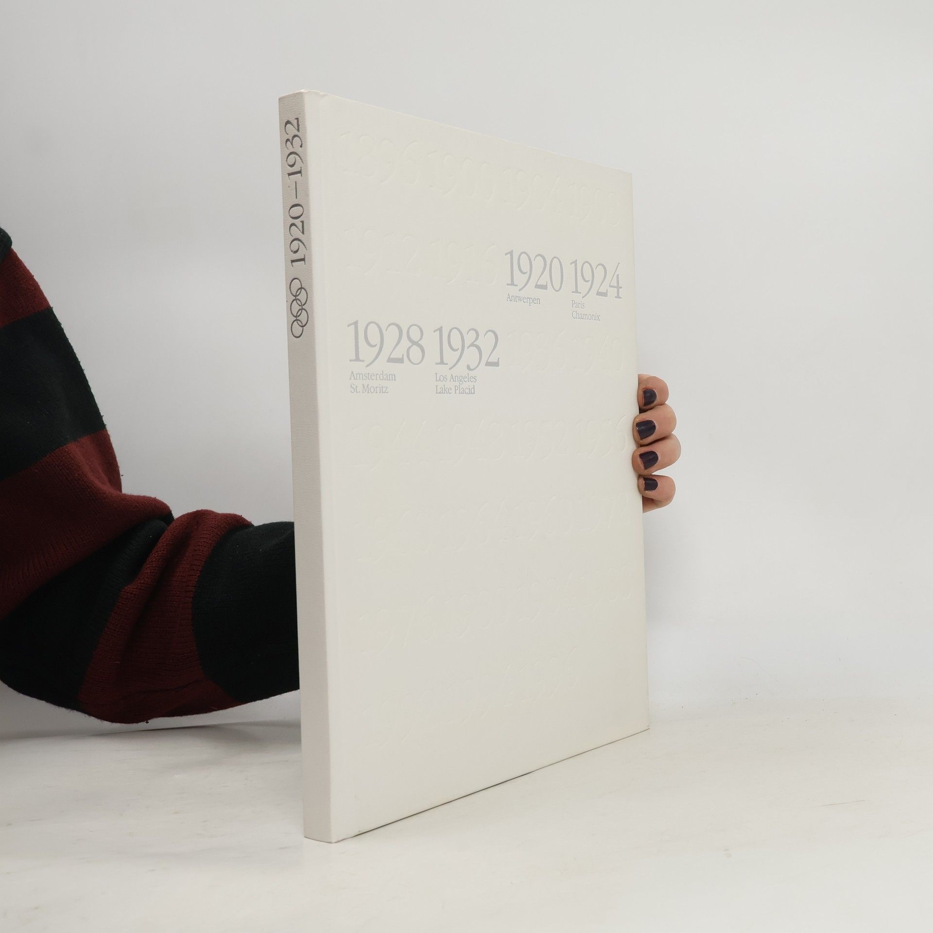 Various authors 100 Jahre Olympische Spiele der Neuzeit 1896 - 1996. 100 years of the Olympic Games of modern times. 100 ans de Jeux Olympiques des temps modernes. 100 anni Olimpici dell'era moderna. 100 Jaar Olympische Spelen van het nieuwe tijdperk. 100 años de Juegos Olímpicos de la época moderna