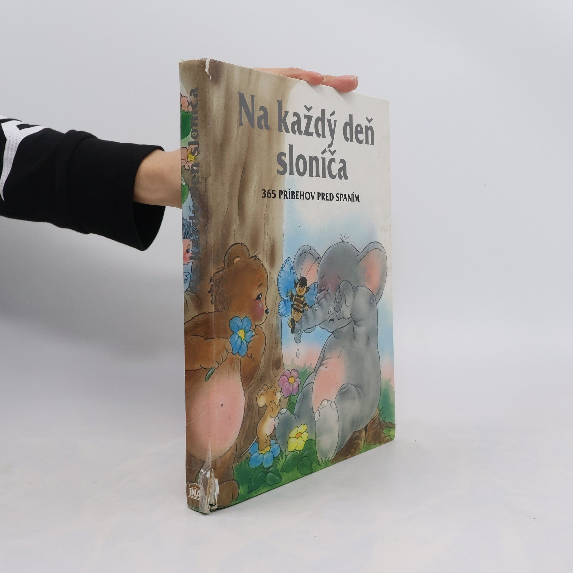 Francisca Fröhlich Na každý deň sloníča. 365 príbehov pred spaním