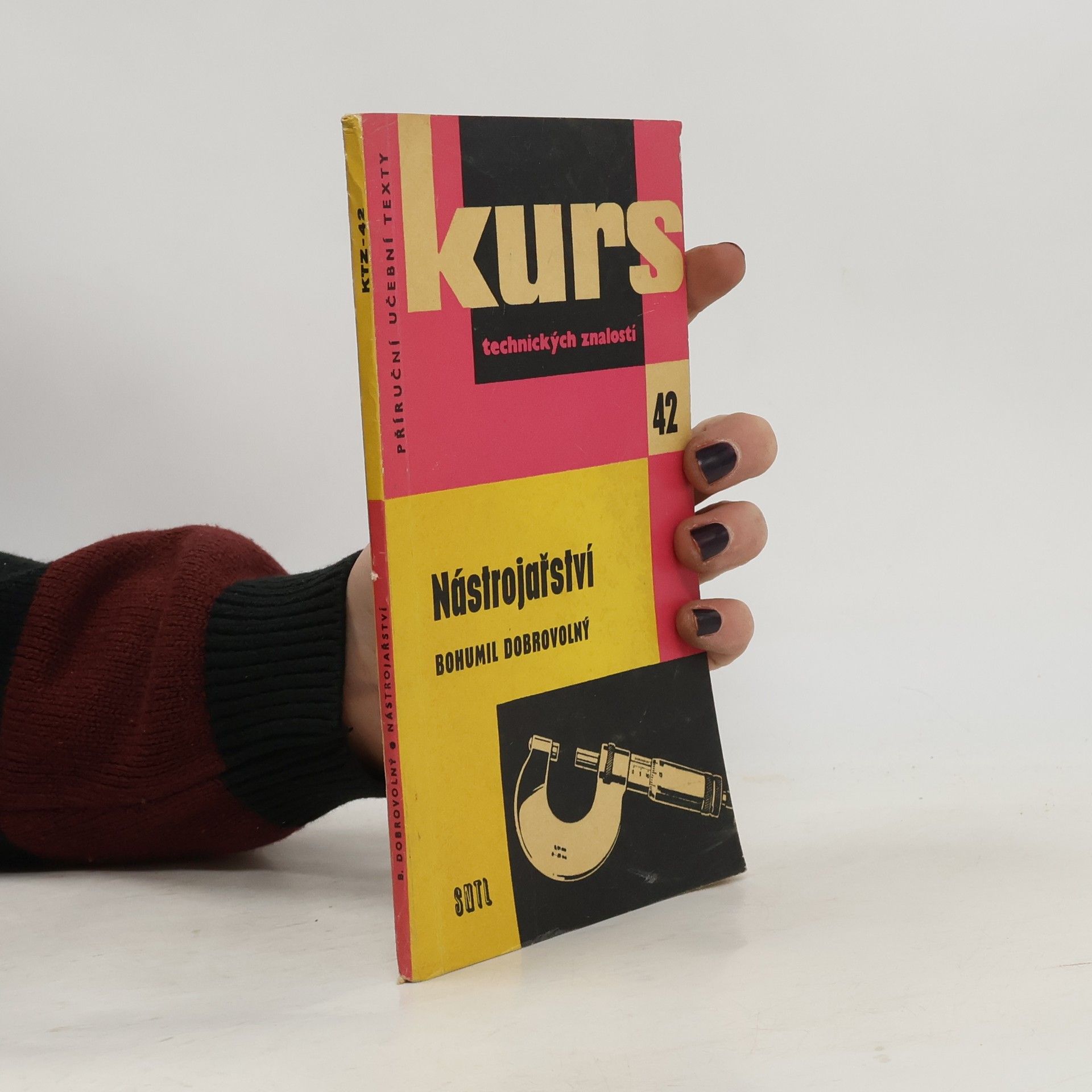 Autorenkollektiv Kurs technických znalostí 42