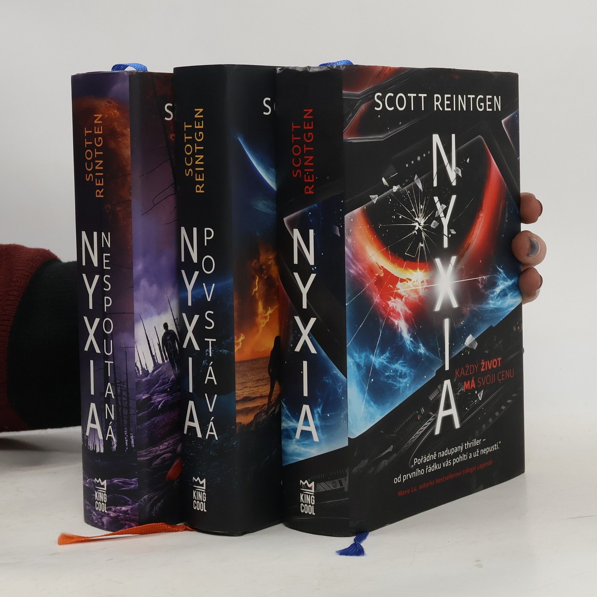 Nyxia. 1.-3. díl. Nyxia. Nyxia nespoutaná. Nyxia povstává