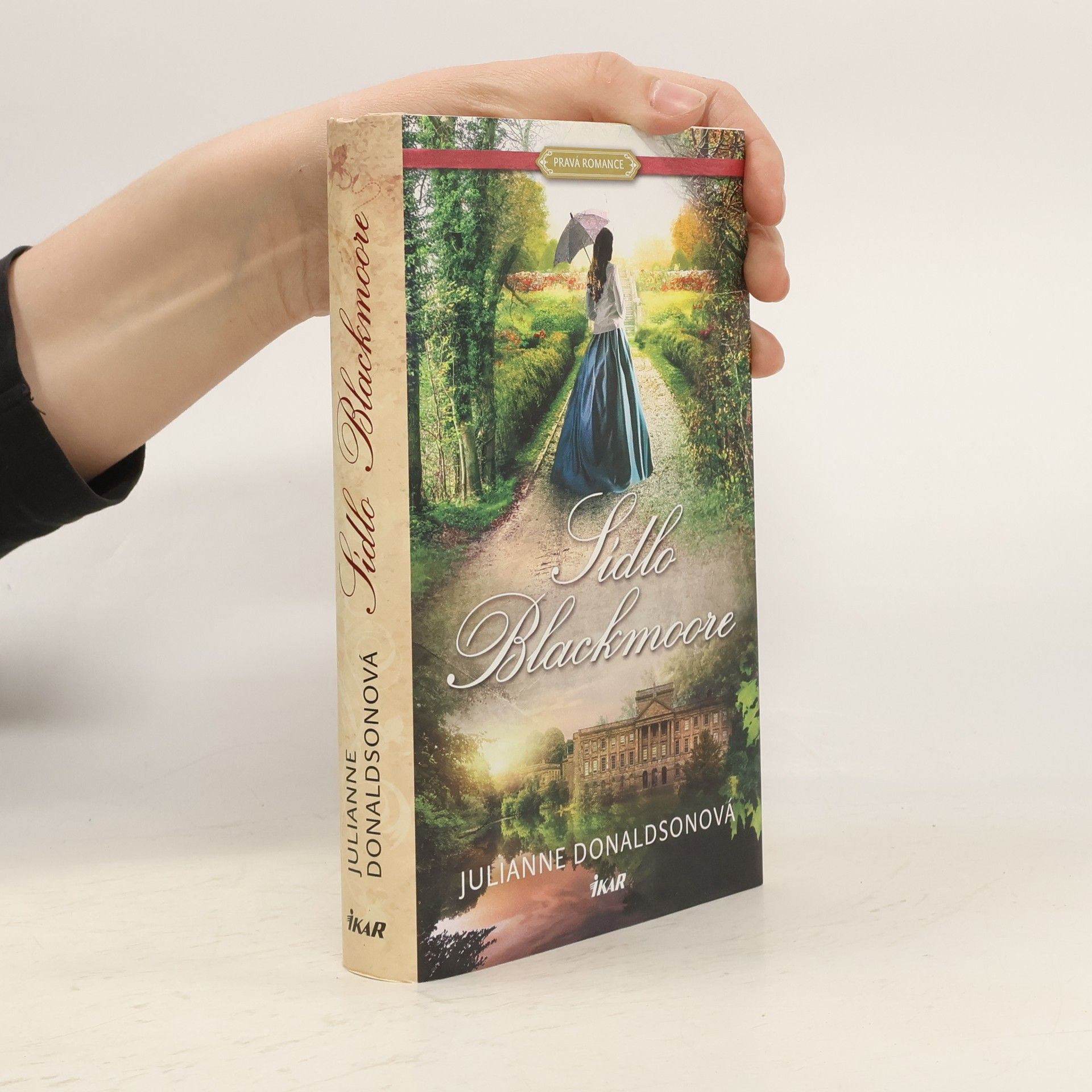 Julianne Donaldson Sídlo Blackmoore