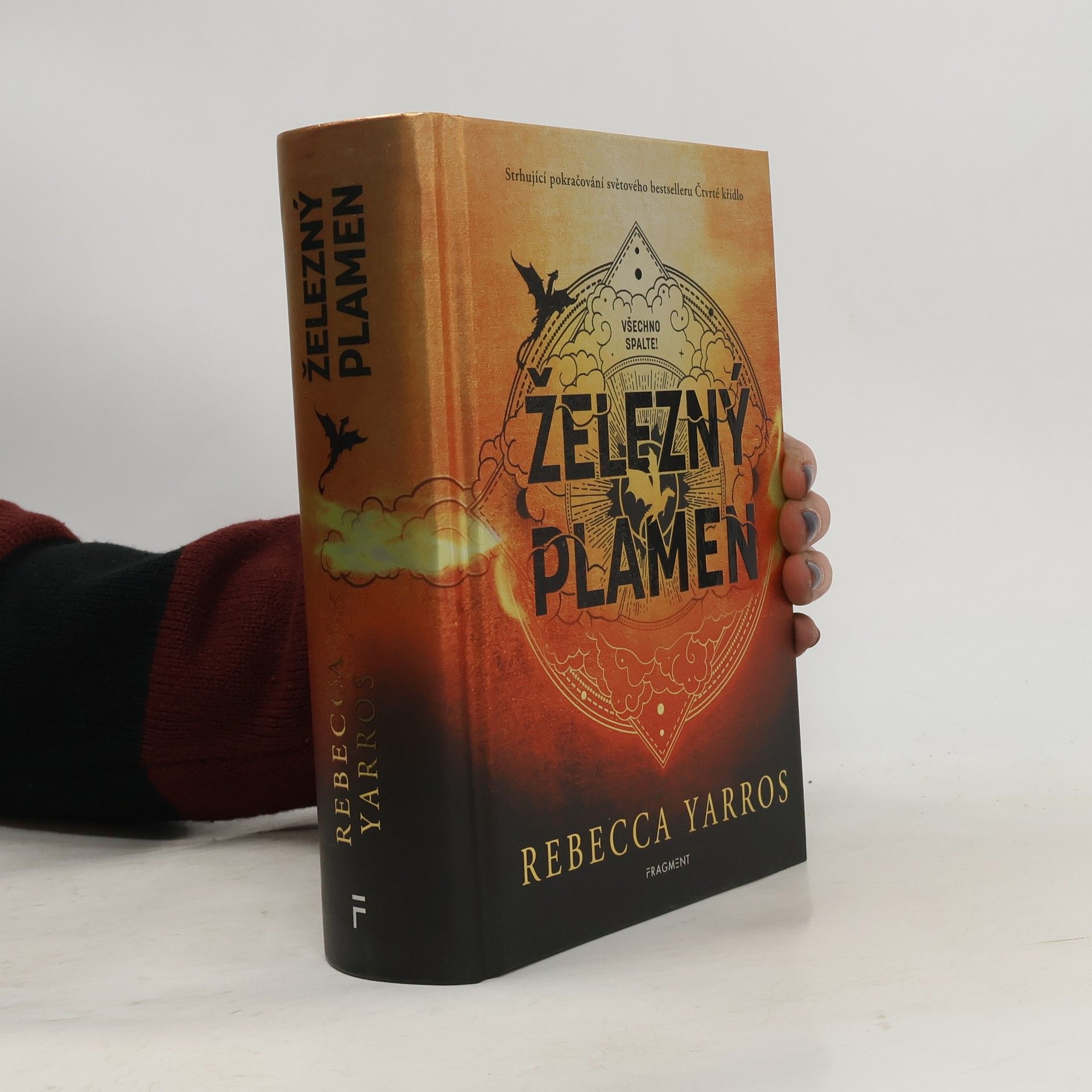 Rebecca Yarros Železný plamen