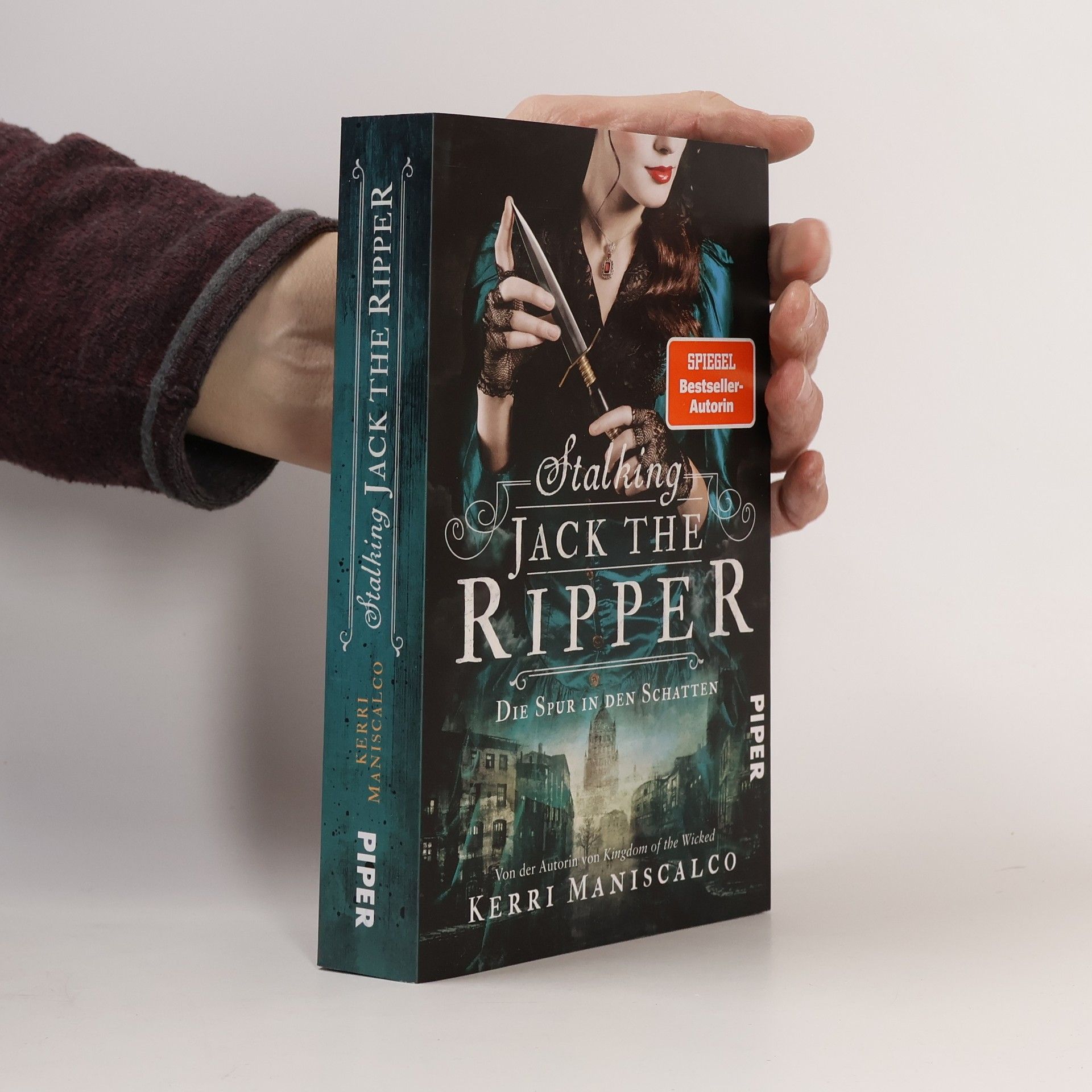 Kerri Maniscalco Stalking Jack the Ripper