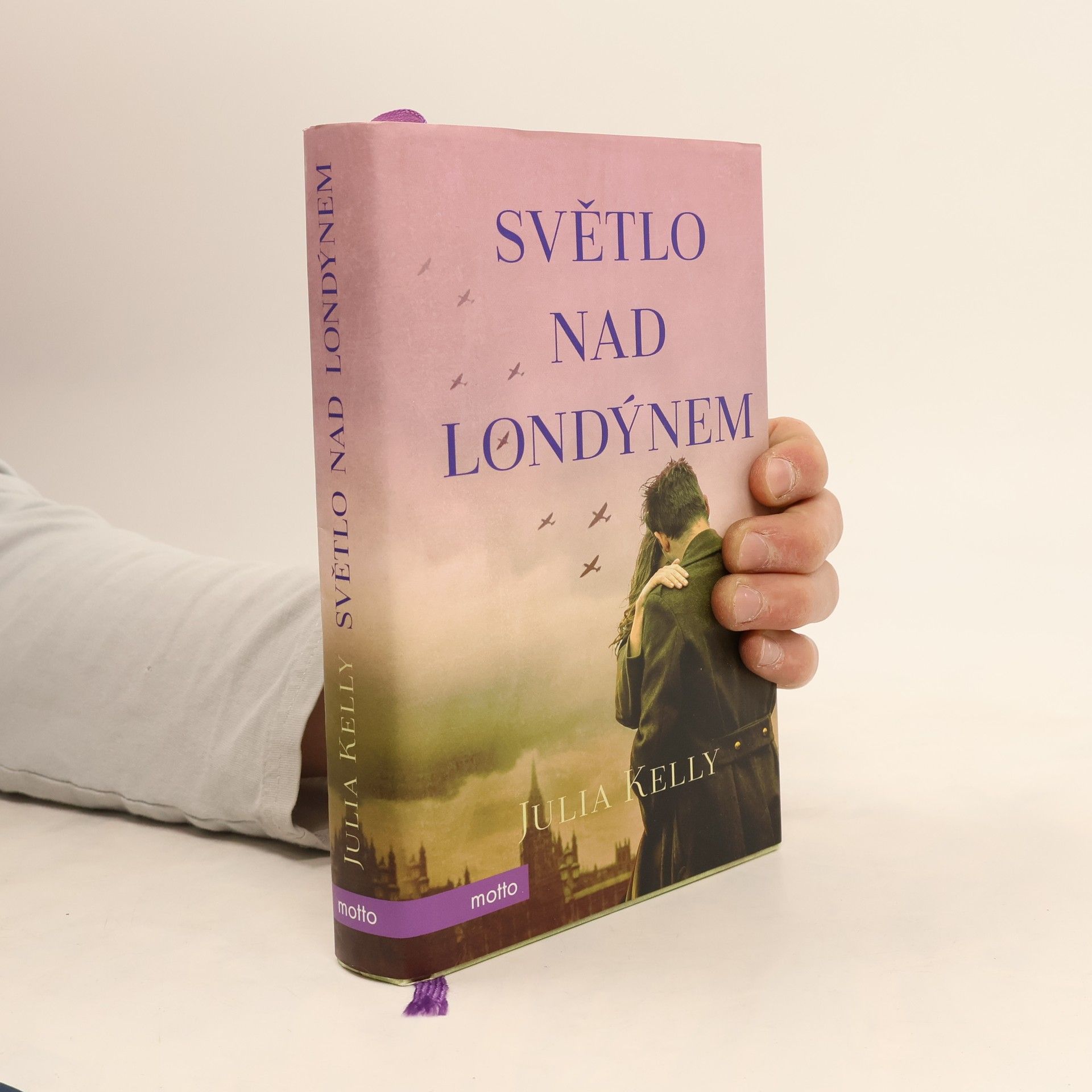 Julia Kelly Světlo nad Londýnem