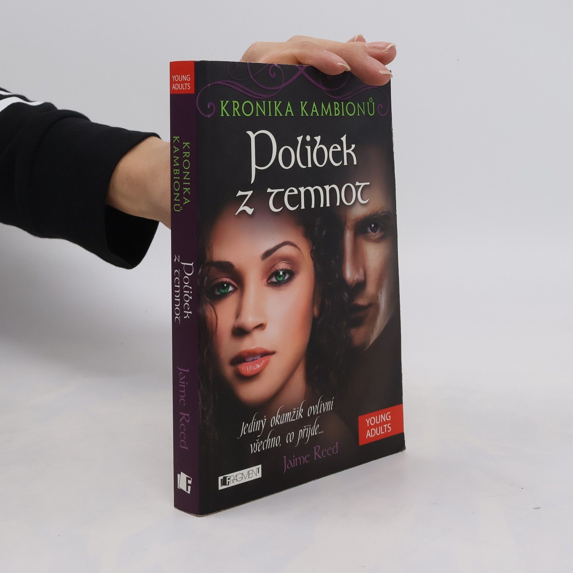 Kronika kambionů. Polibek z temnot