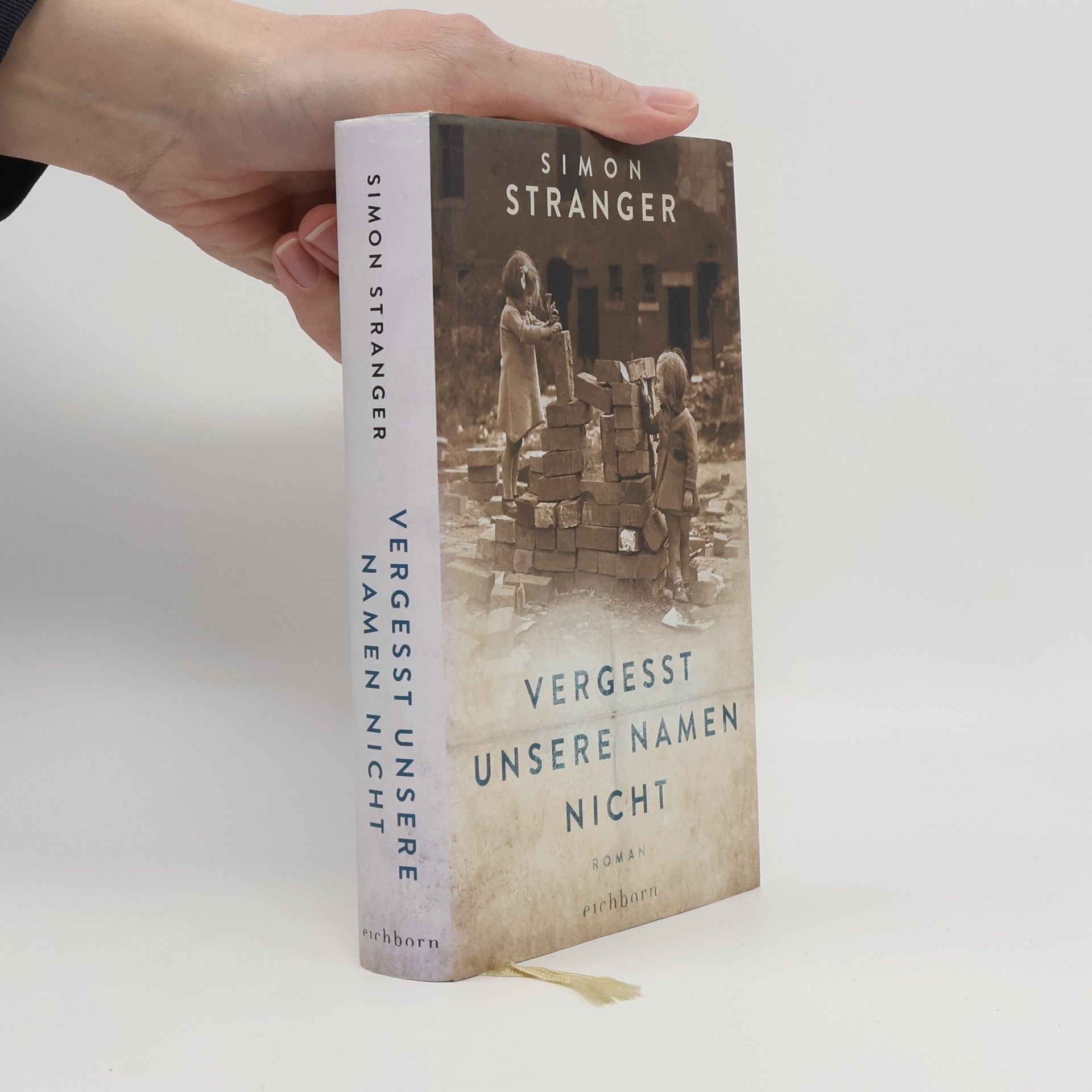 Simon Stranger Vergesst unsere Namen nicht