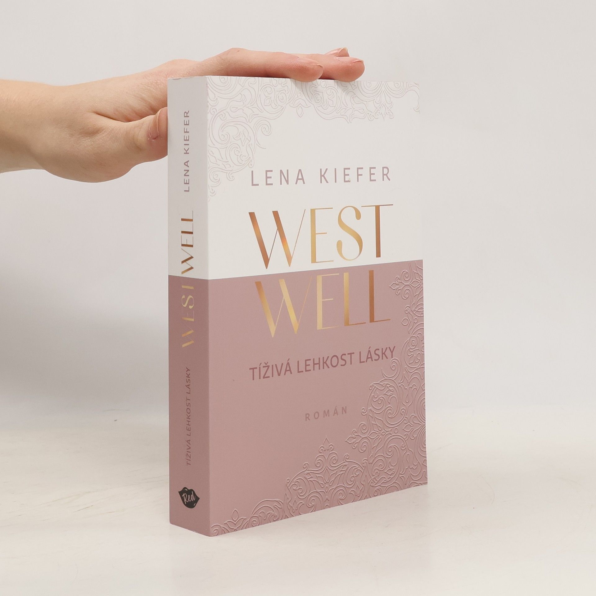 Lena Kiefer Westwell. Tíživá lehkost lásky