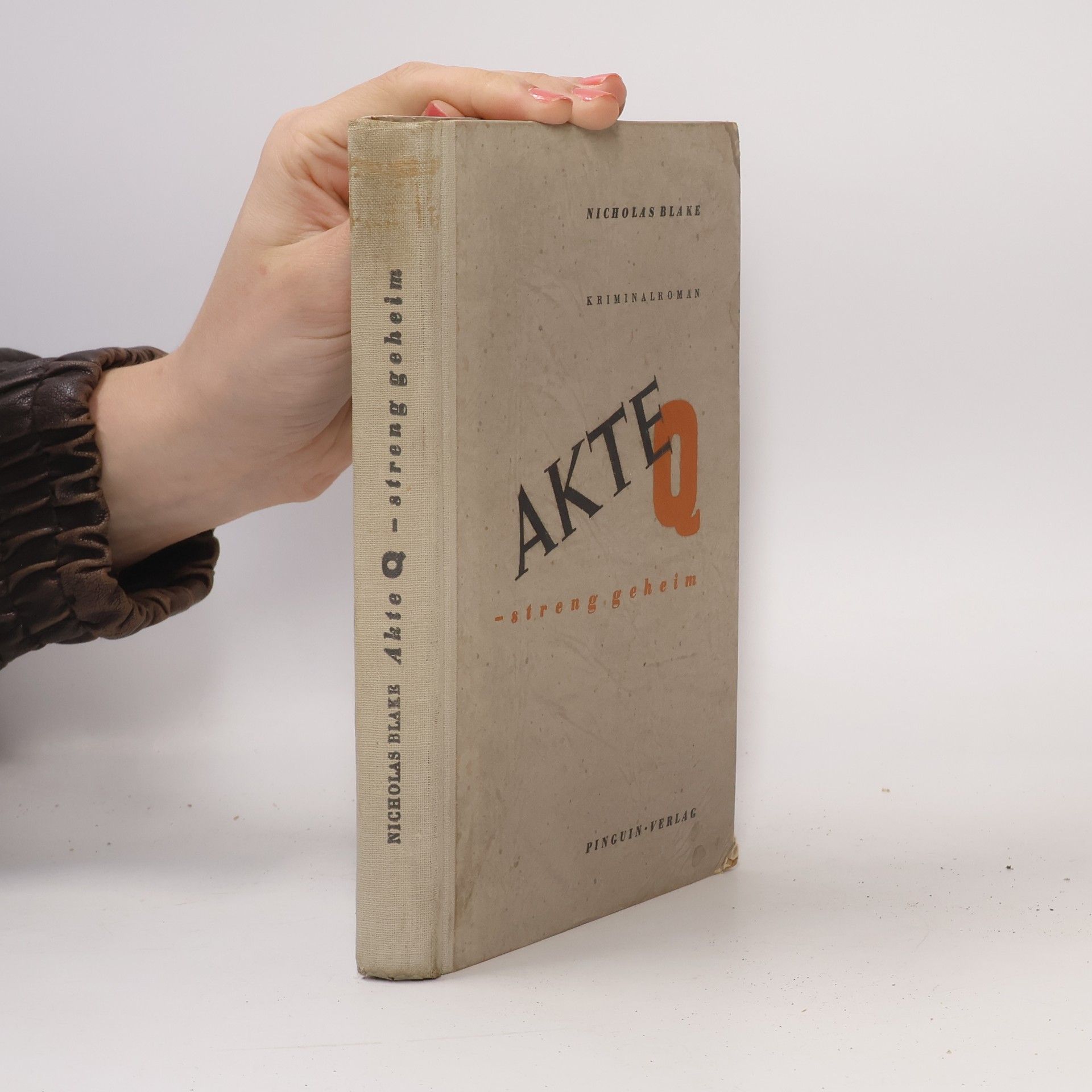 Nicholas Blake Akte Q