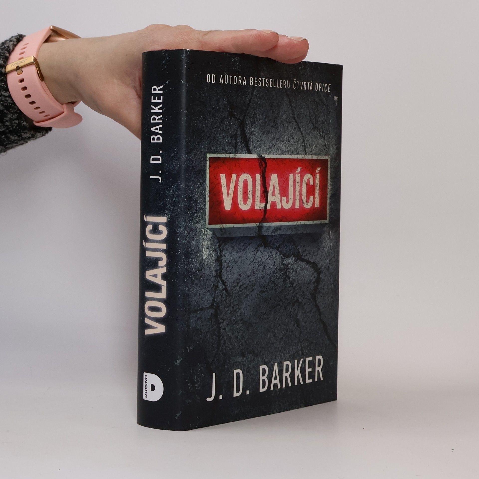 J. D. Barker Volající
