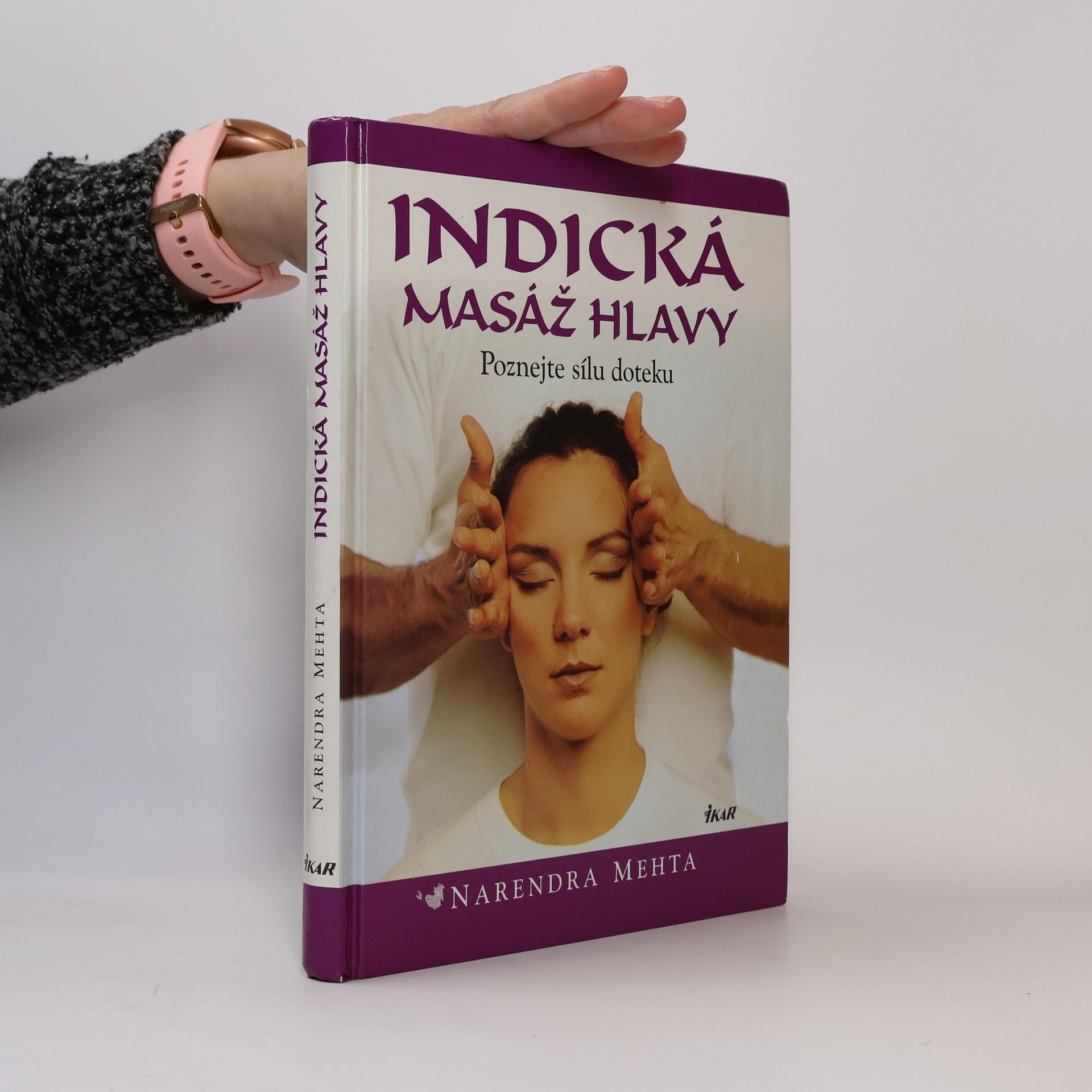 Narendra Mehta Indická masáž hlavy: Poznejte sílu doteku