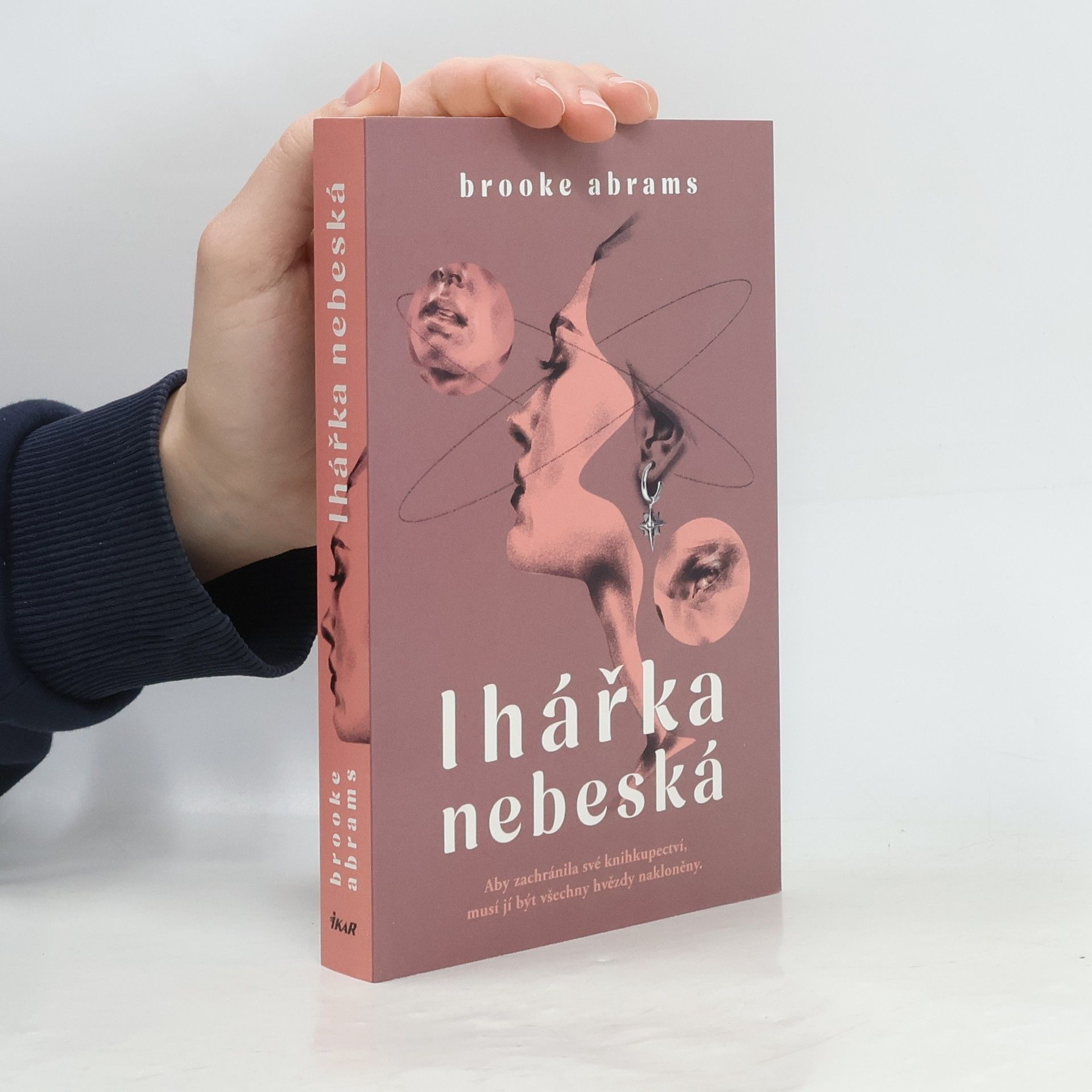 Brooke Abrams Lhářka nebeská
