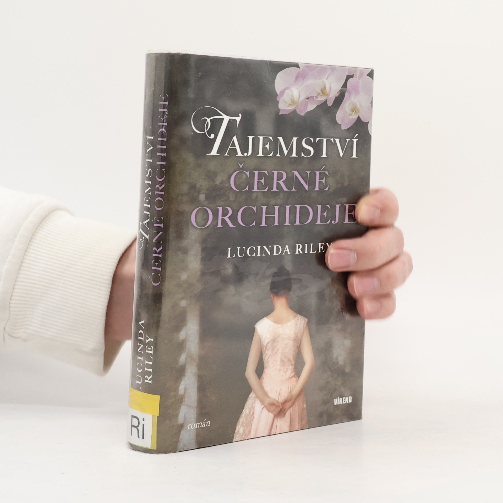 Lucinda Riley Tajemství černé orchideje