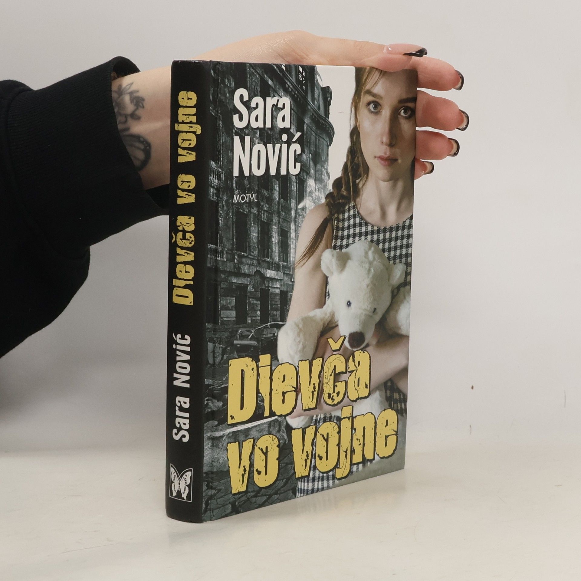 Sara Novic Dievča vo vojne