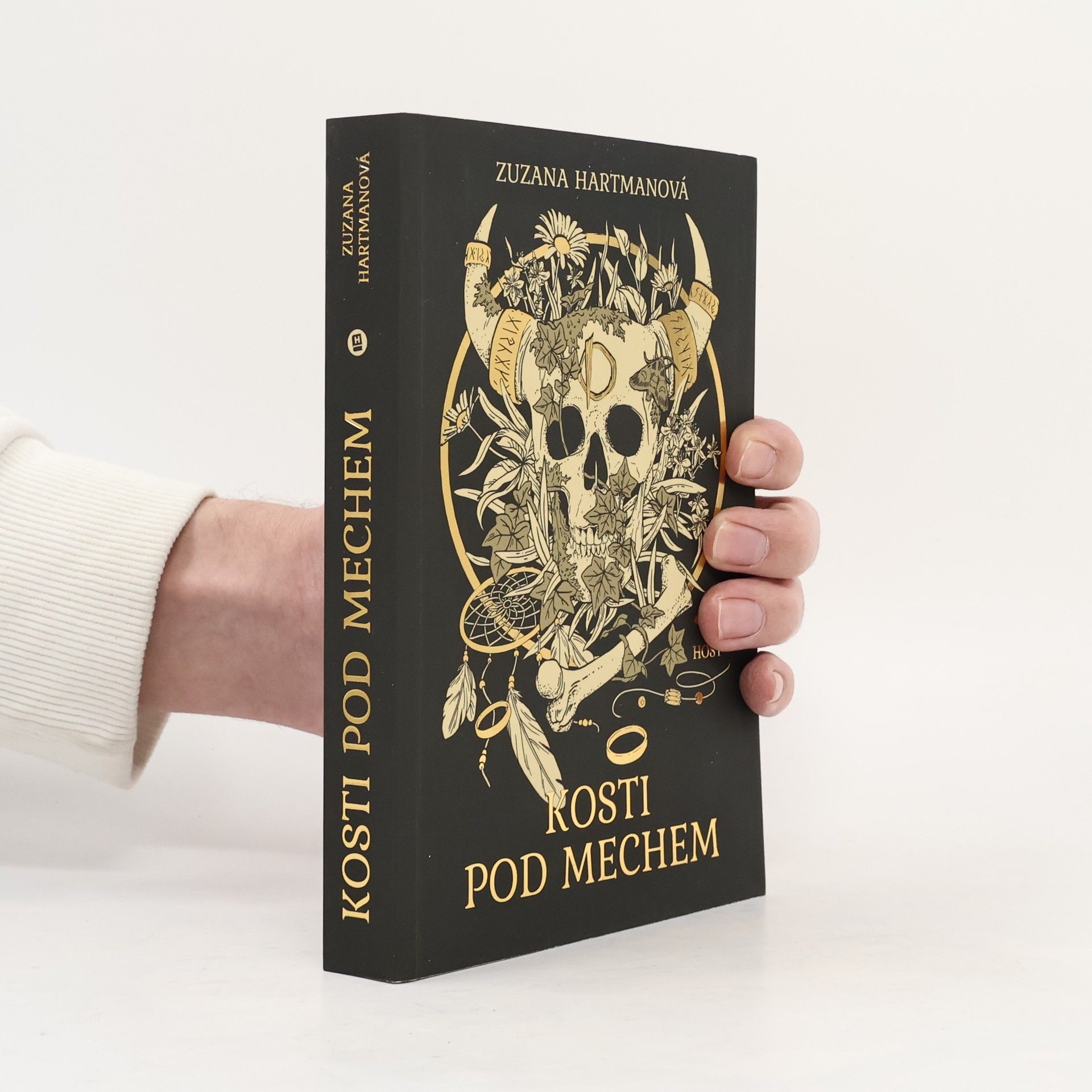 Zuzana Hartmanová Kosti pod mechem
