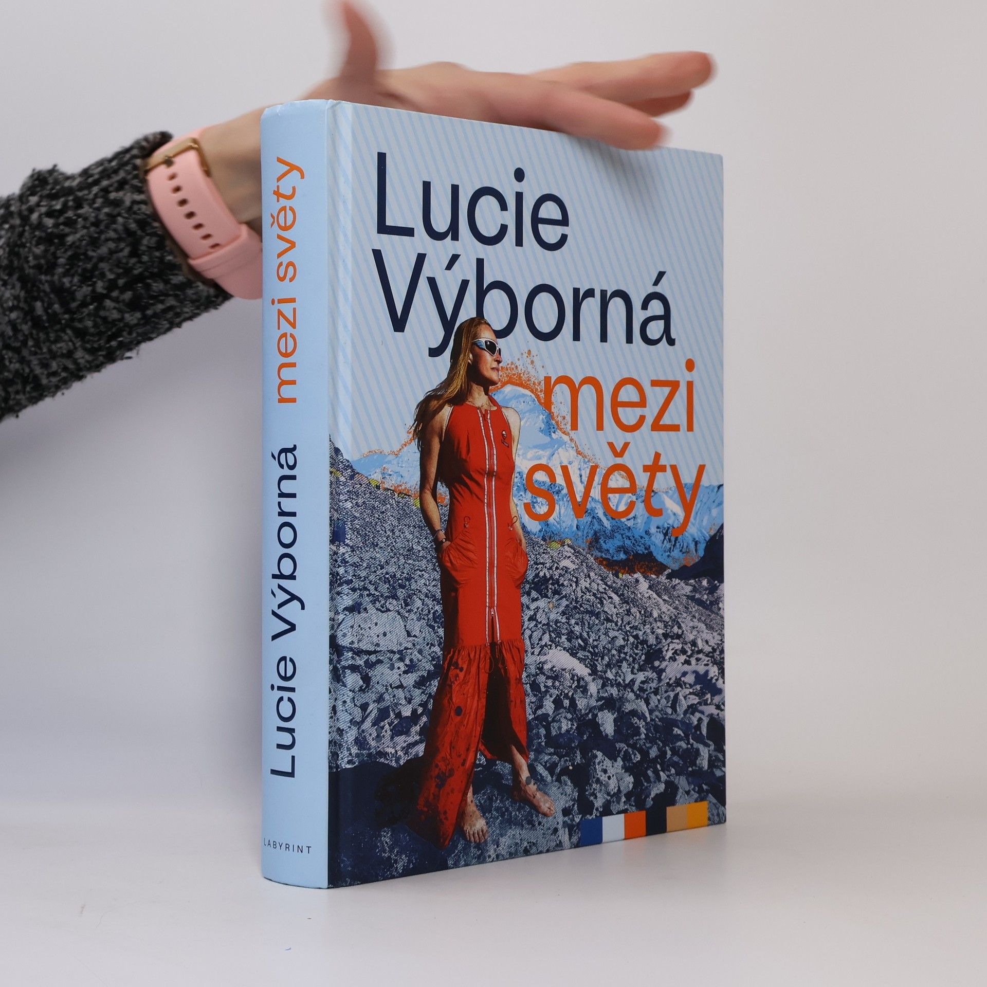 Lucie Výborná Mezi světy