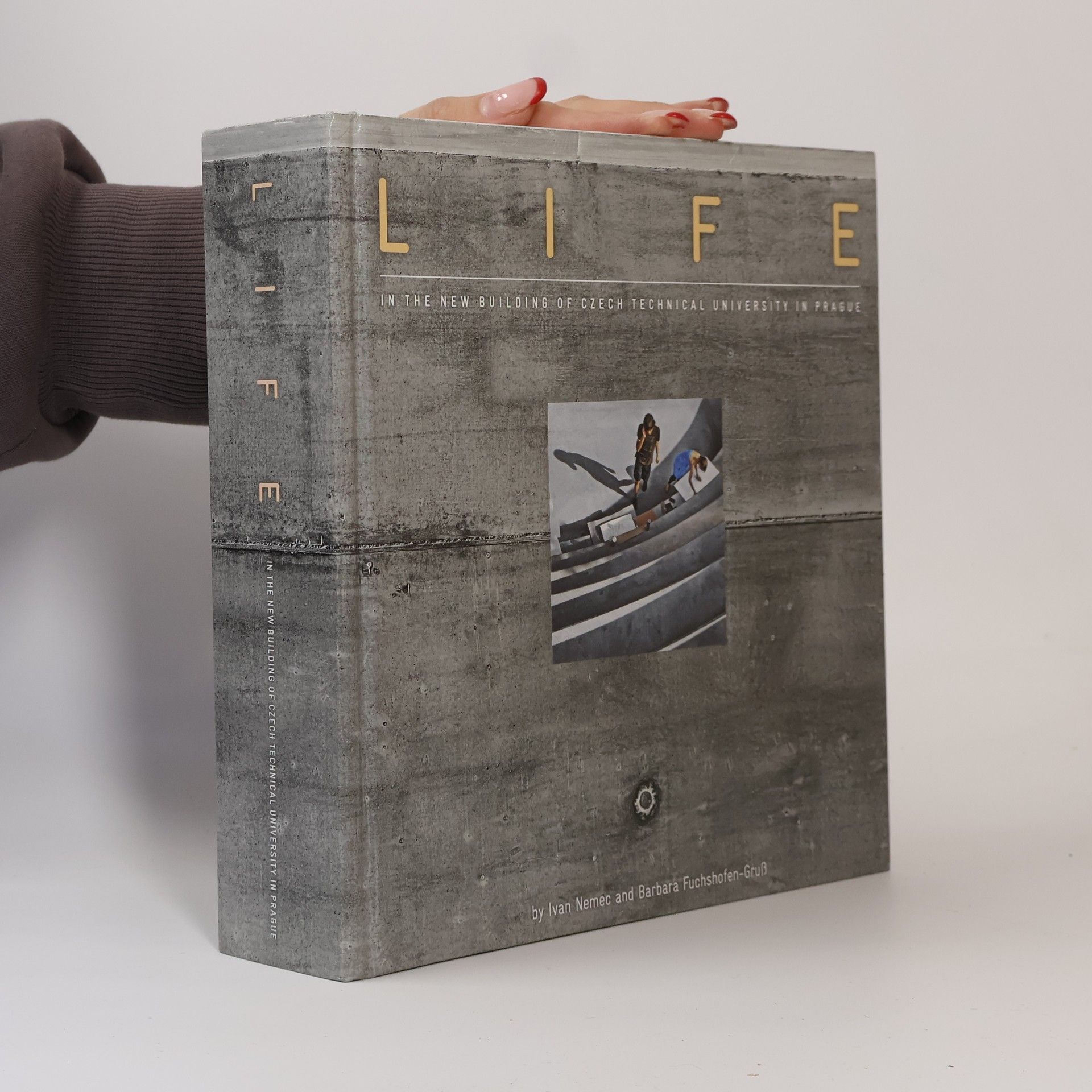 Barbara Fuchshofen Život v novostavbě ČVUT v Praze / Life in the New Building of Czech Technical University in Prague