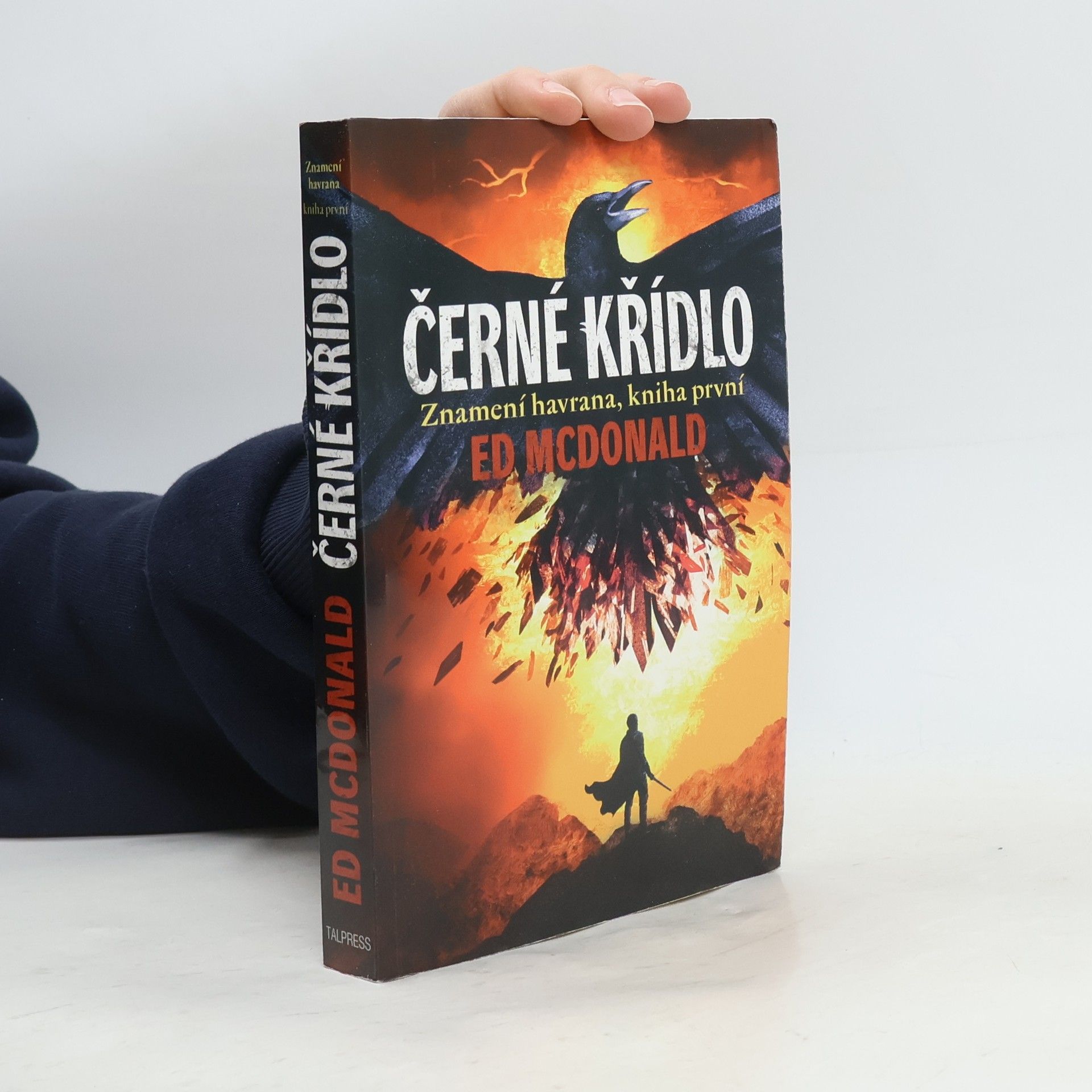 Ed McDonald Černé křídlo