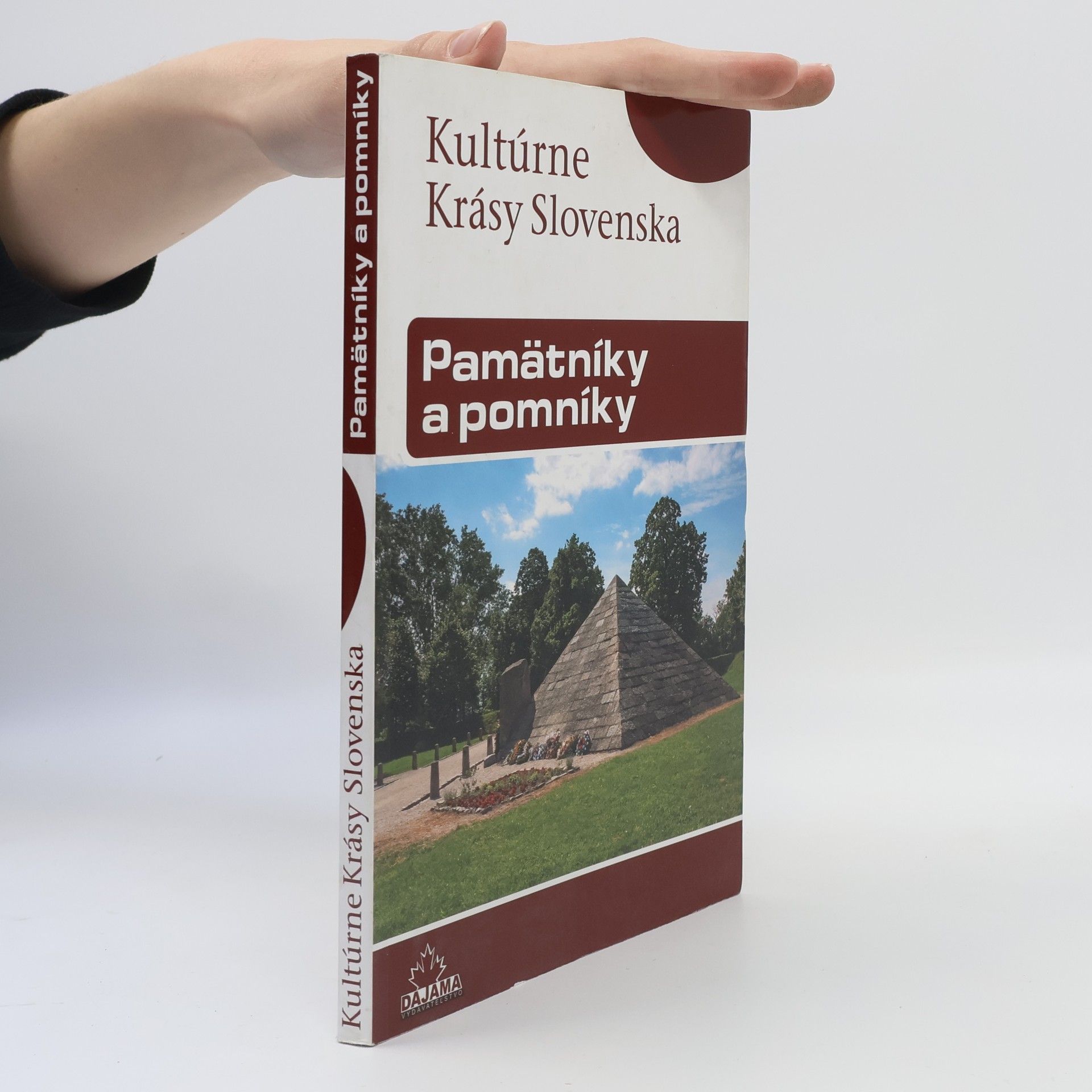 Pamätníky a pomníky