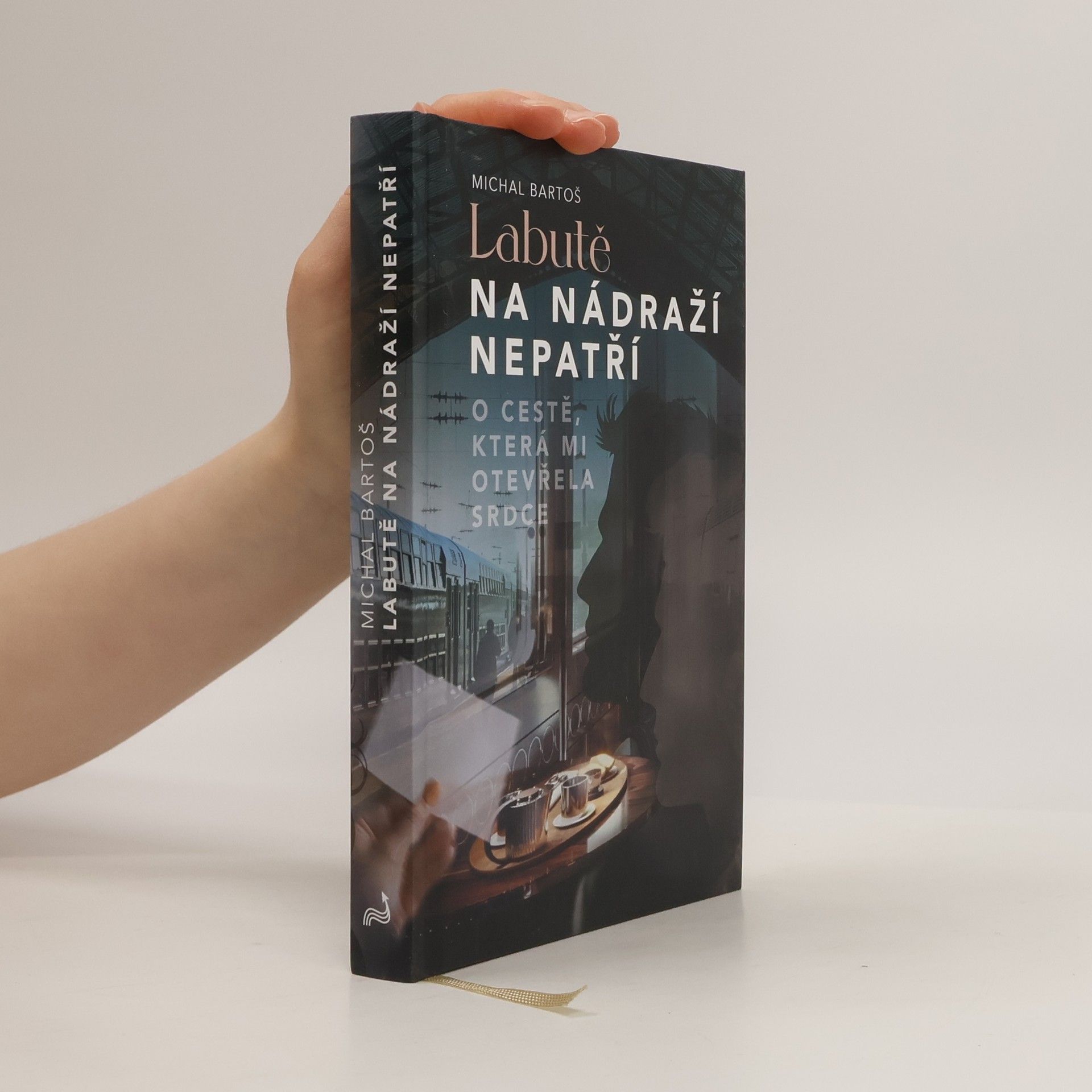 Michal Bartoš Labutě na nádraží nepatří