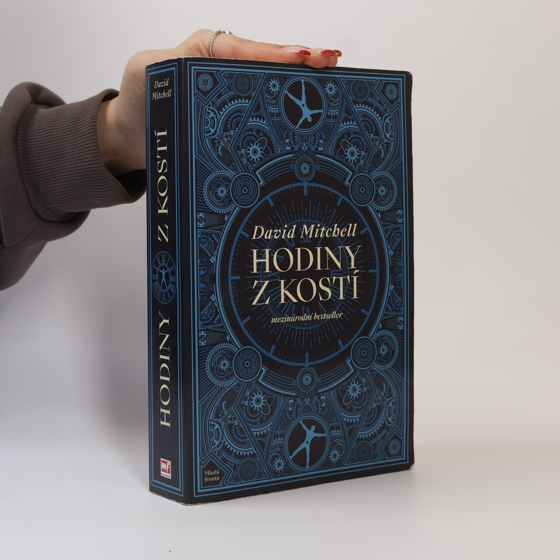David Mitchell Hodiny z kostí