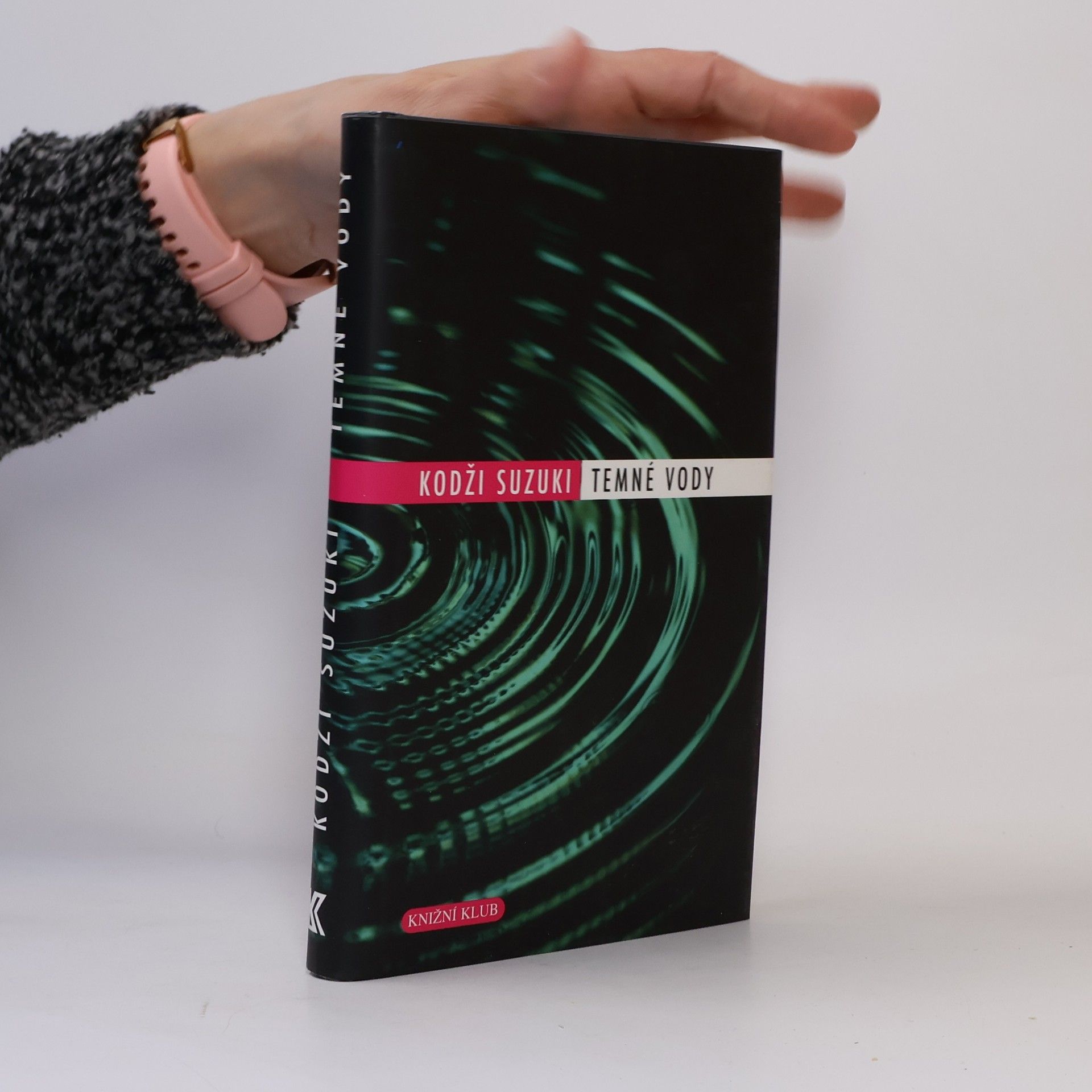 Kōji Suzuki Temné vody