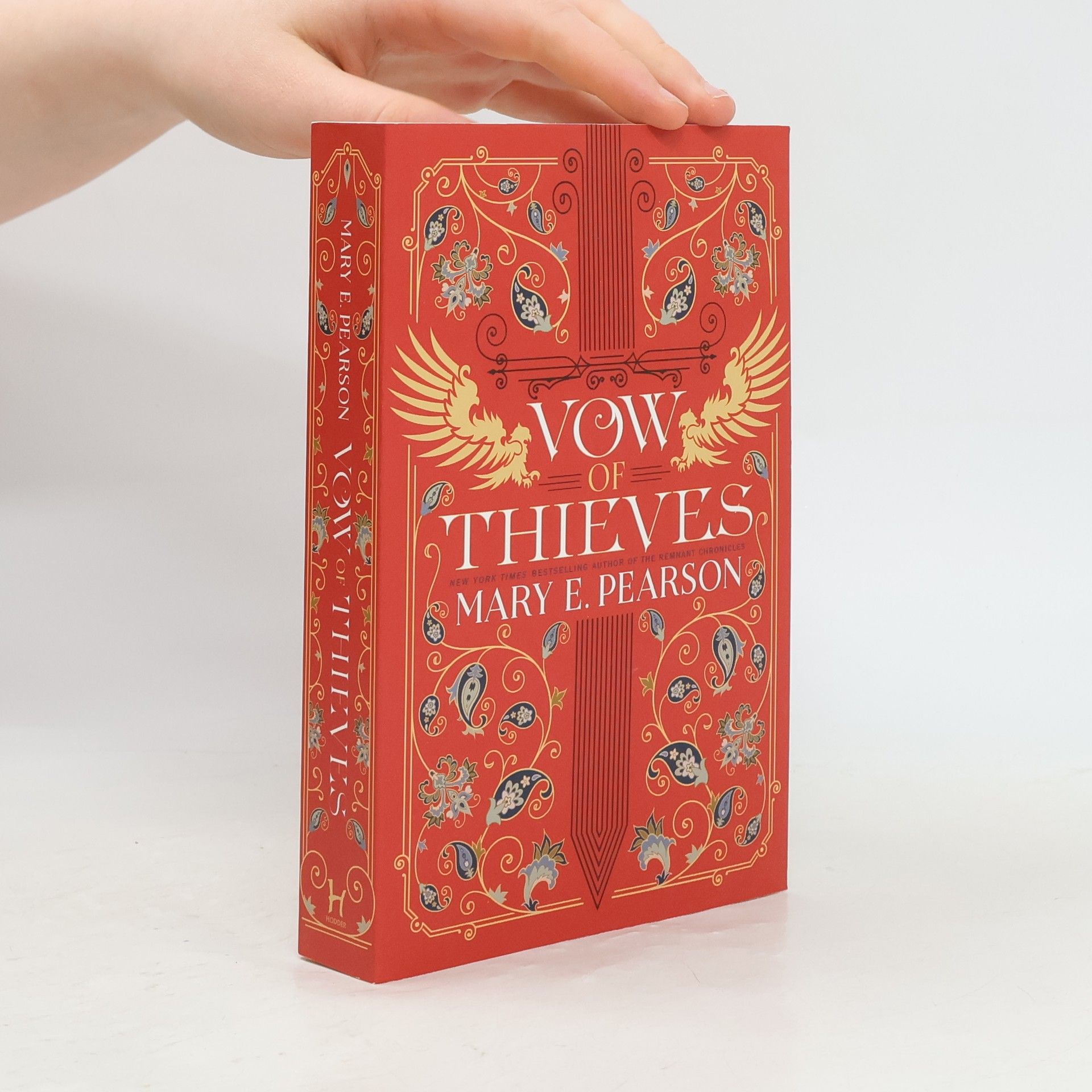 Mary E. Pearson Vow of Thieves