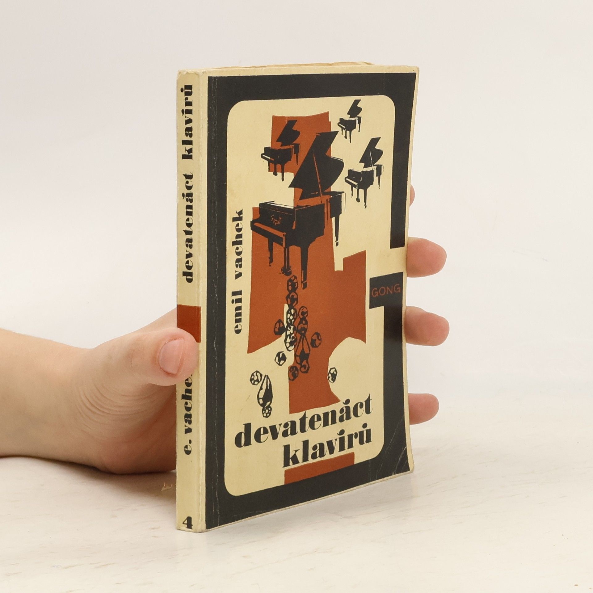 Emil Vachek Devatenáct klavírů