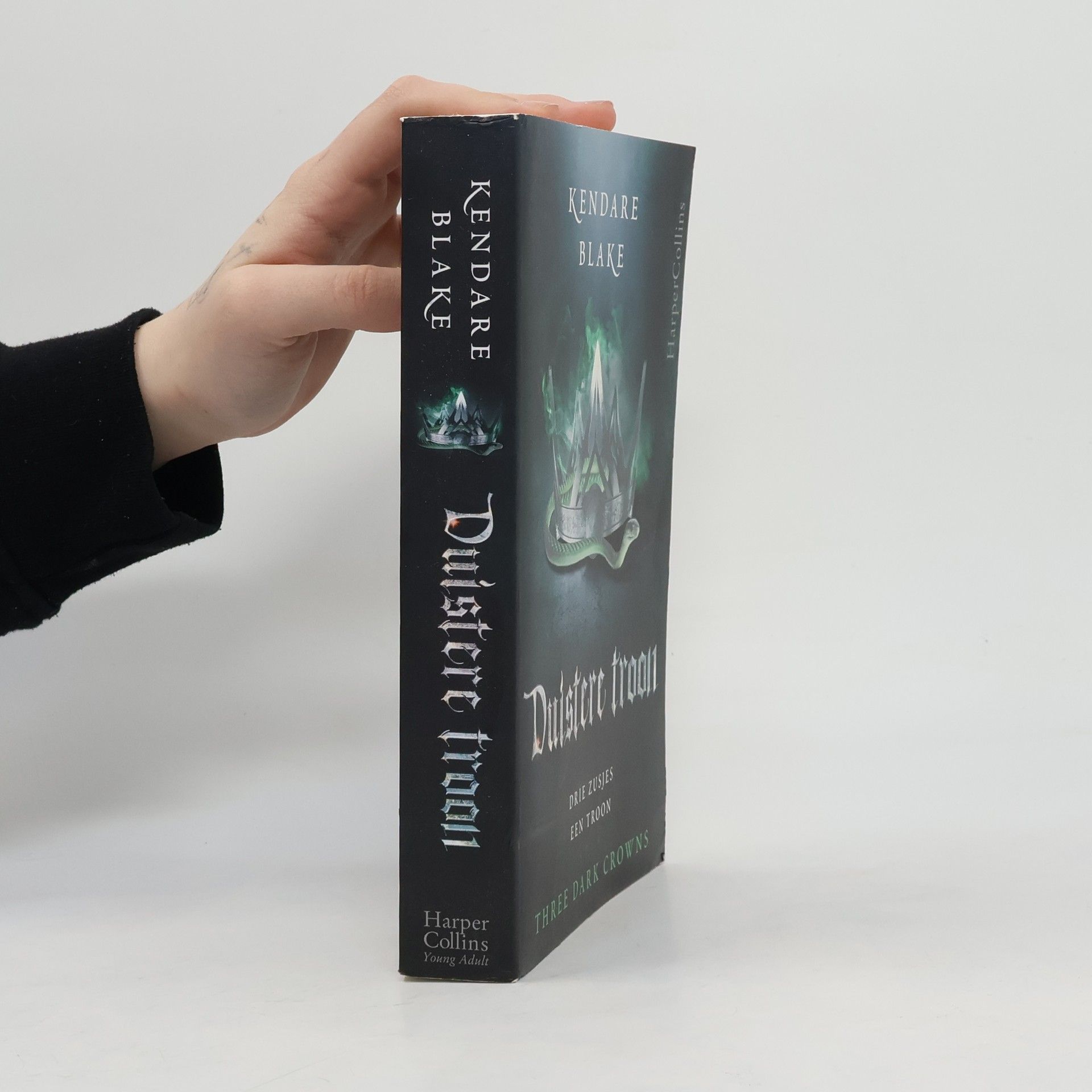 Three Dark Crowns - 2: Duistere troon