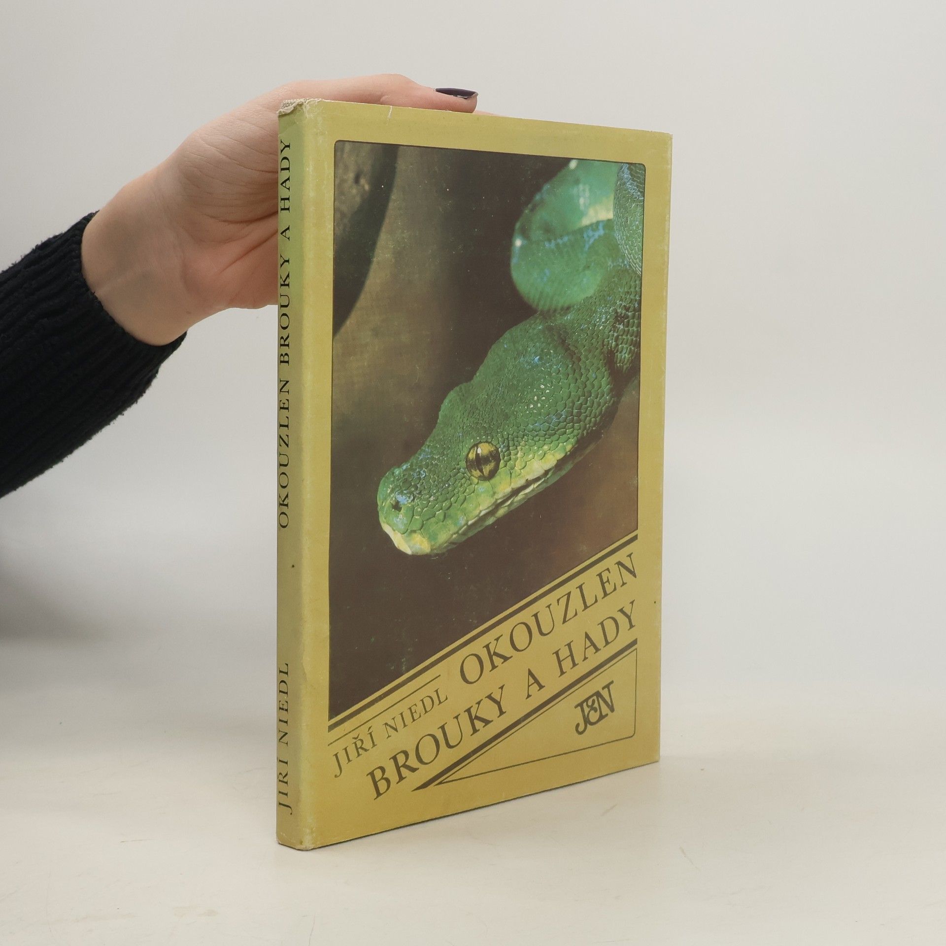 Jiří Niedl Okouzlen brouky a hady