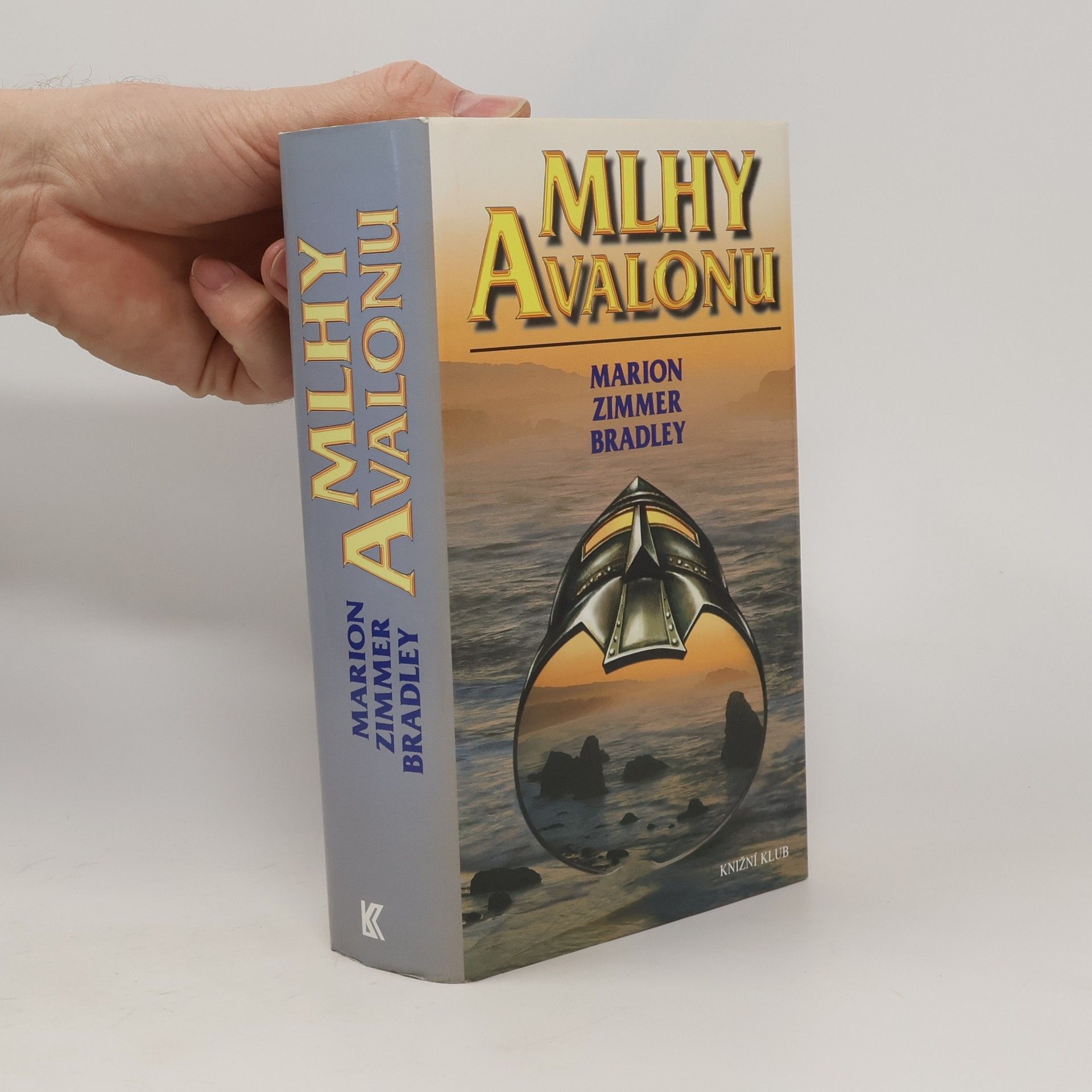 Marion Zimmer Bradley Mlhy Avalonu