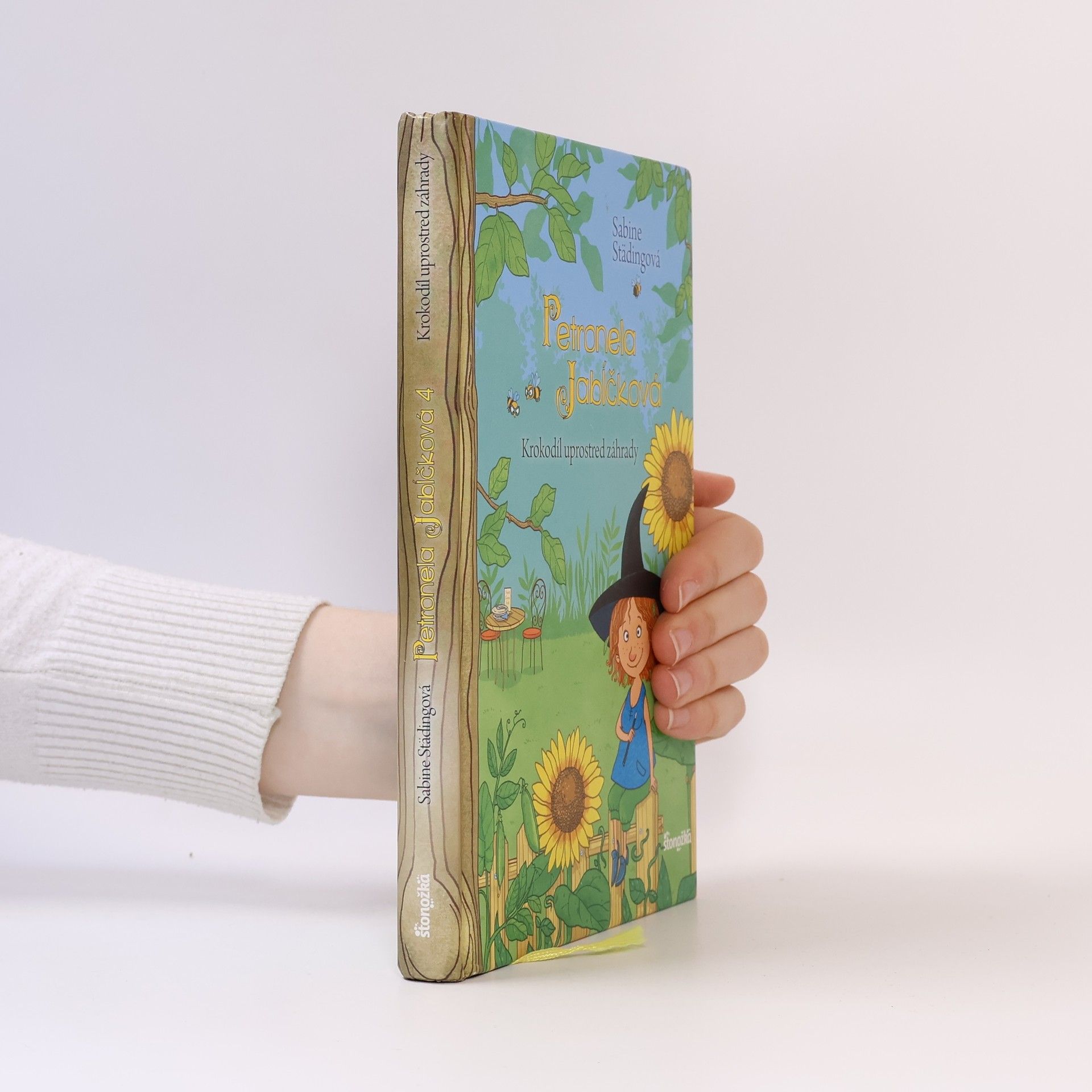 Petronela jablcková - krokodíl uprostred záhrady