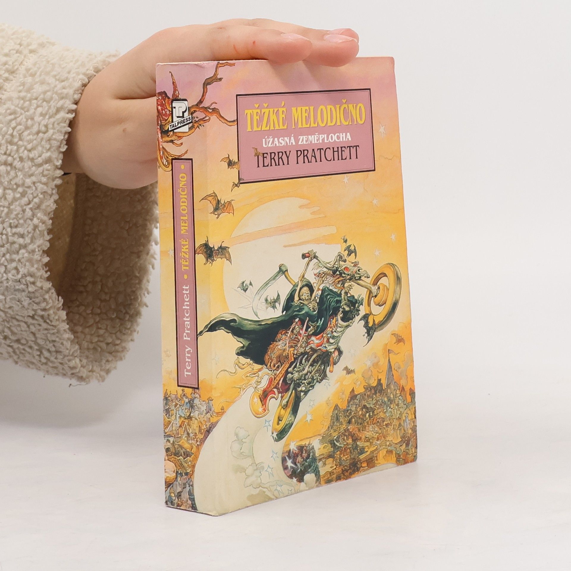 Terry Pratchett Těžké melodično