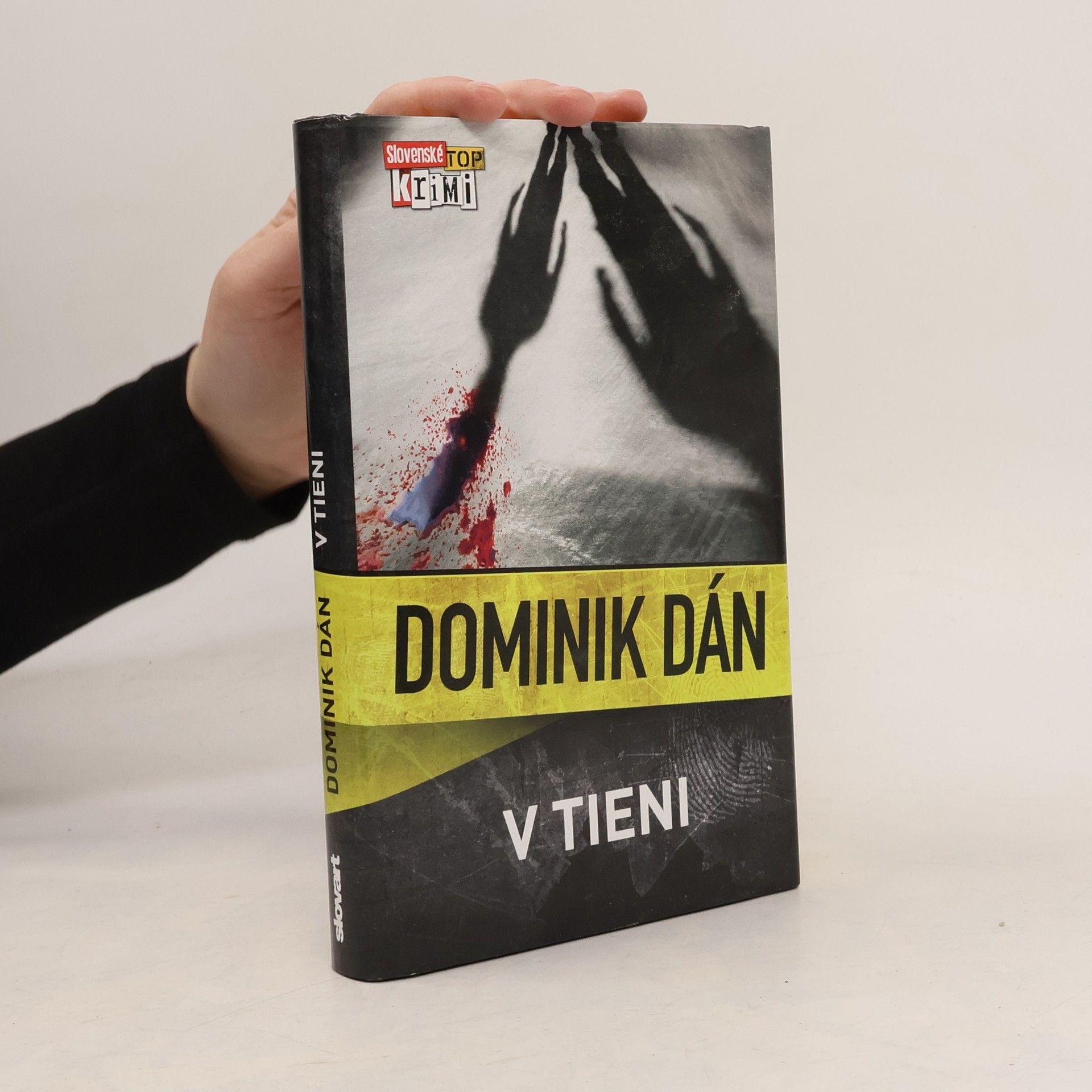 Dominik Dán V tieni