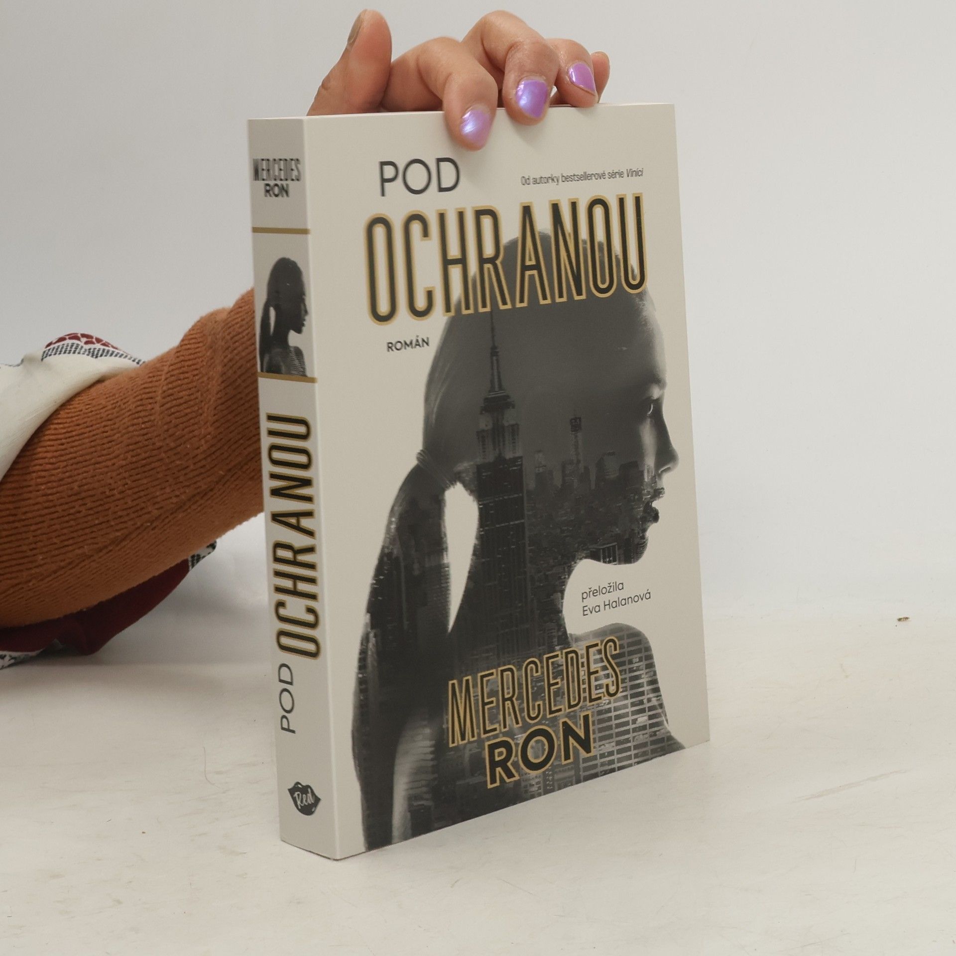 Mercedes Ron Pod ochranou