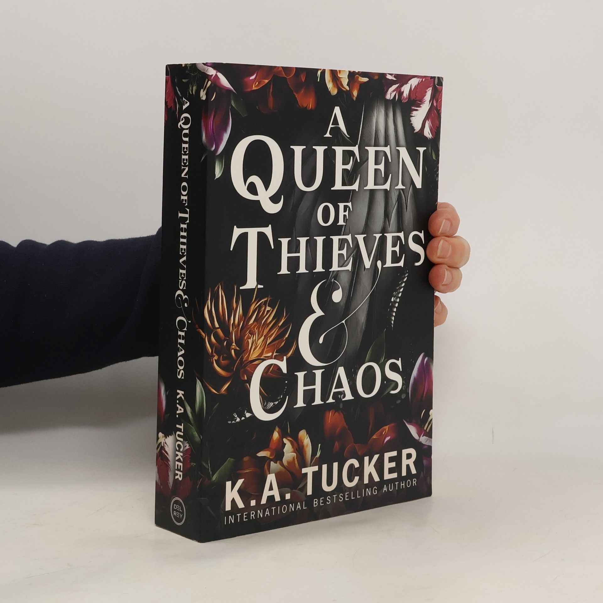 K.A. Tucker A Queen of Thieves and Chaos