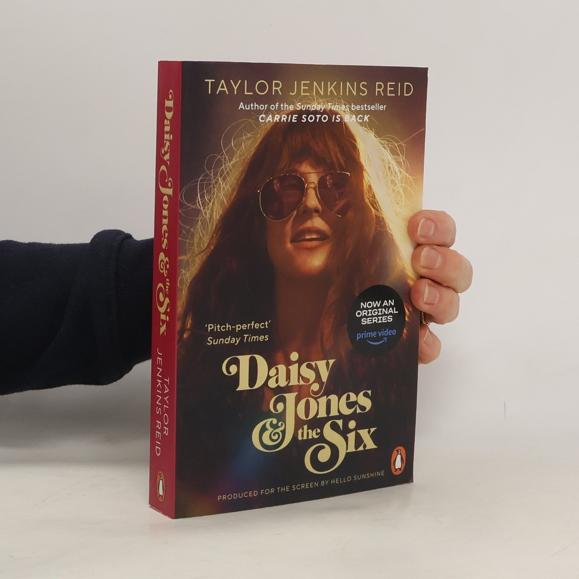 Taylor Jenkins Reid Daisy Jones and the Six