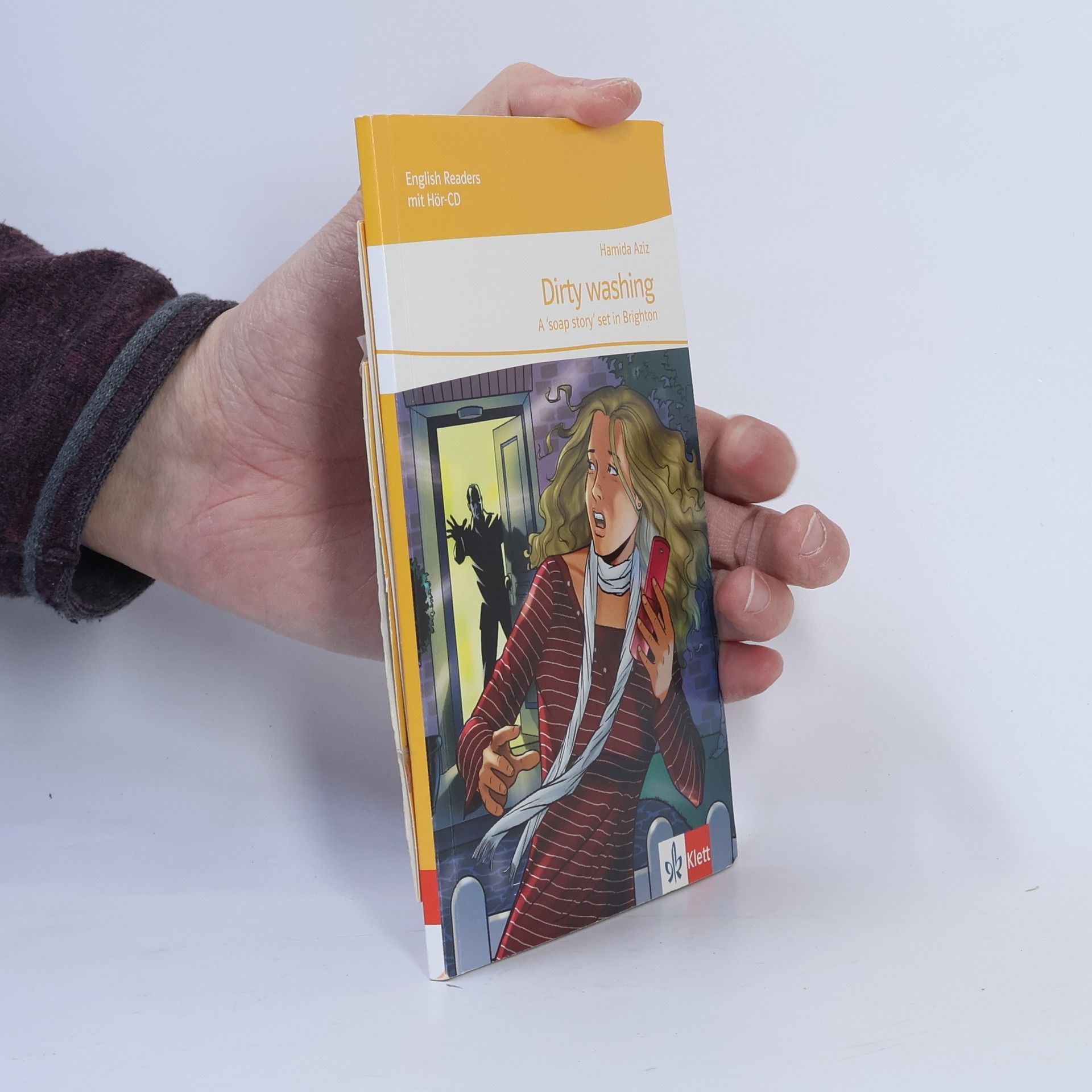 Hamida Aziz English Readers: Dirty Washing