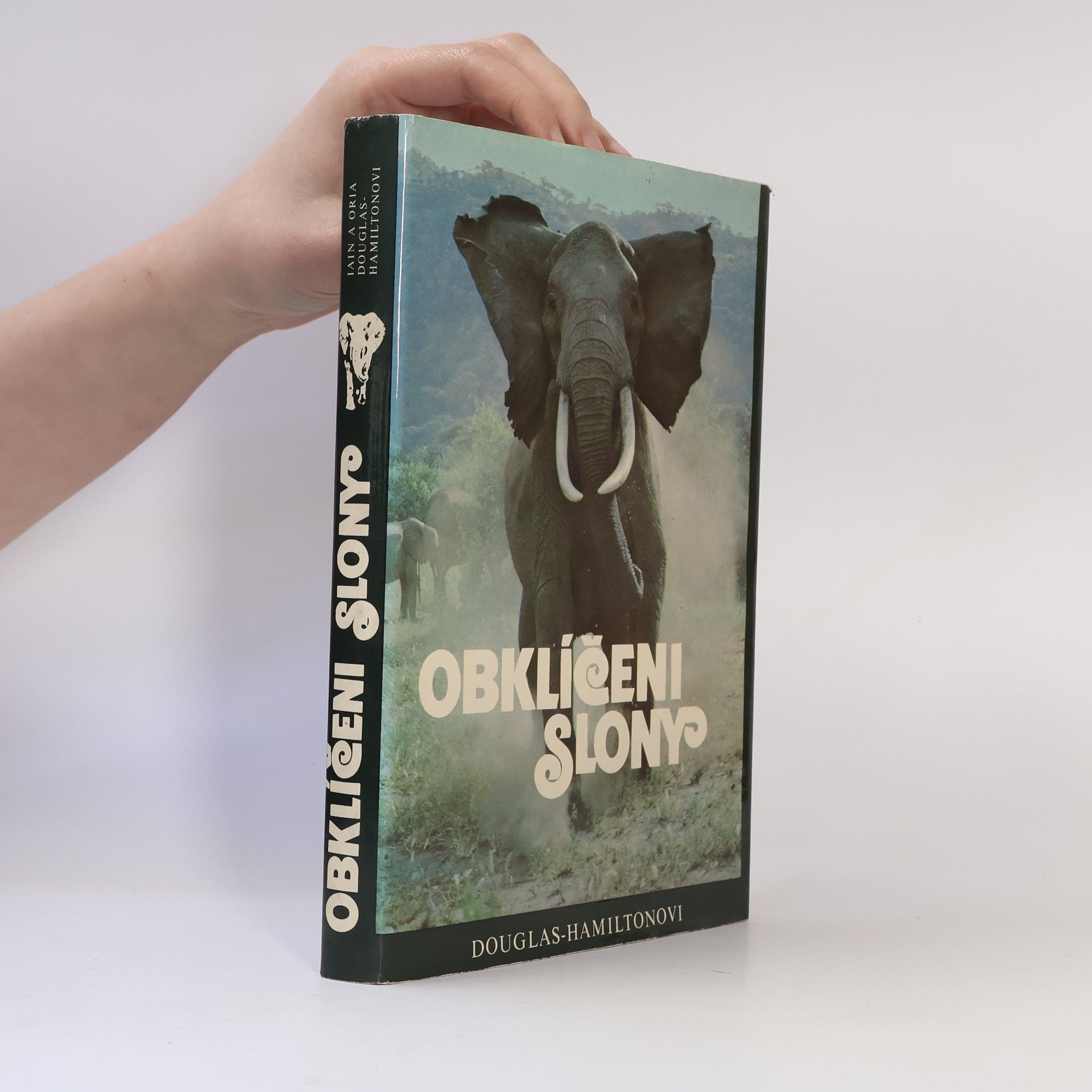 Ian Douglas-Hamilton Obklíčeni slony
