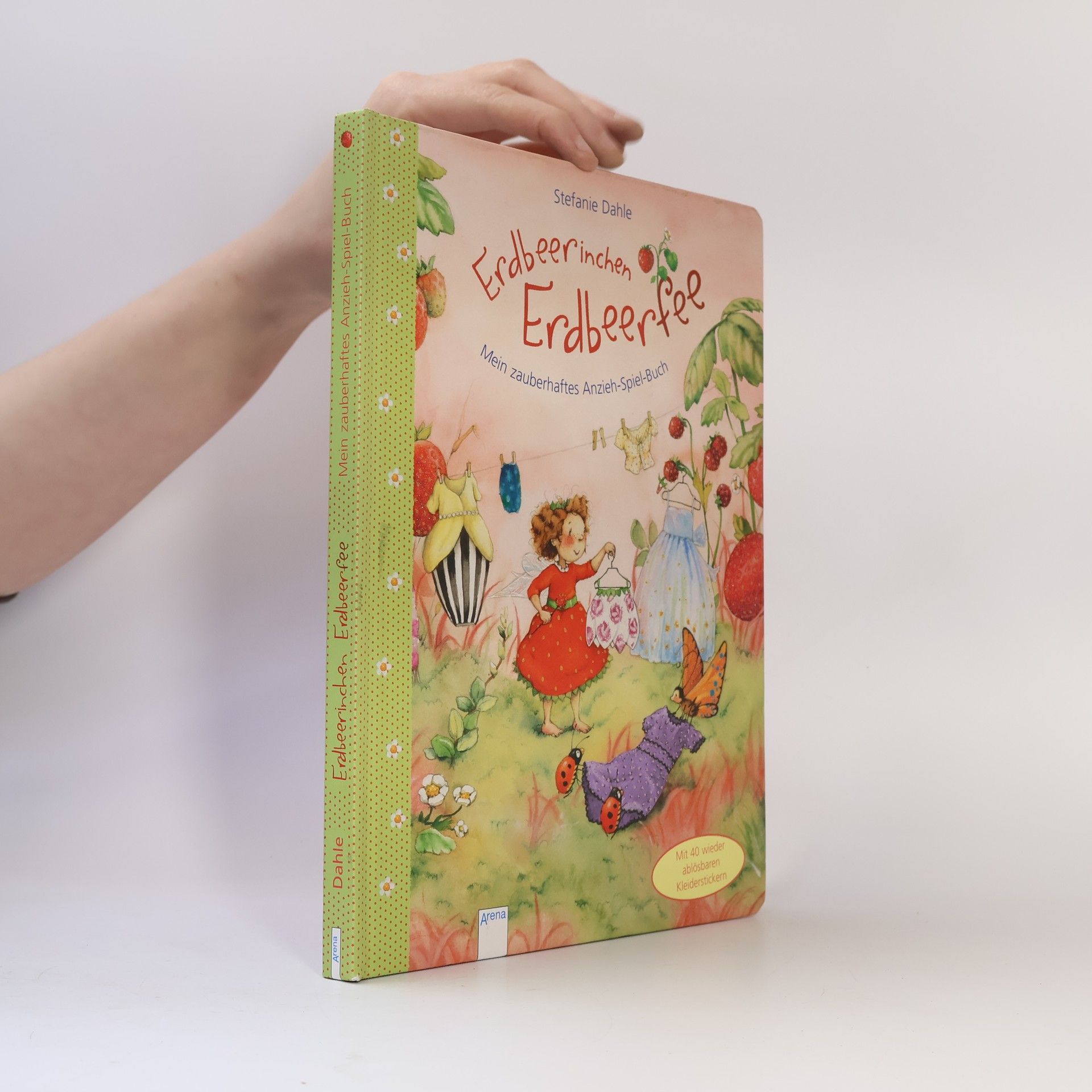 Stefanie Dahle Erdbeerinchen Erdbeerfee - mein zauberhaftes Anzieh-Spiel-Buch