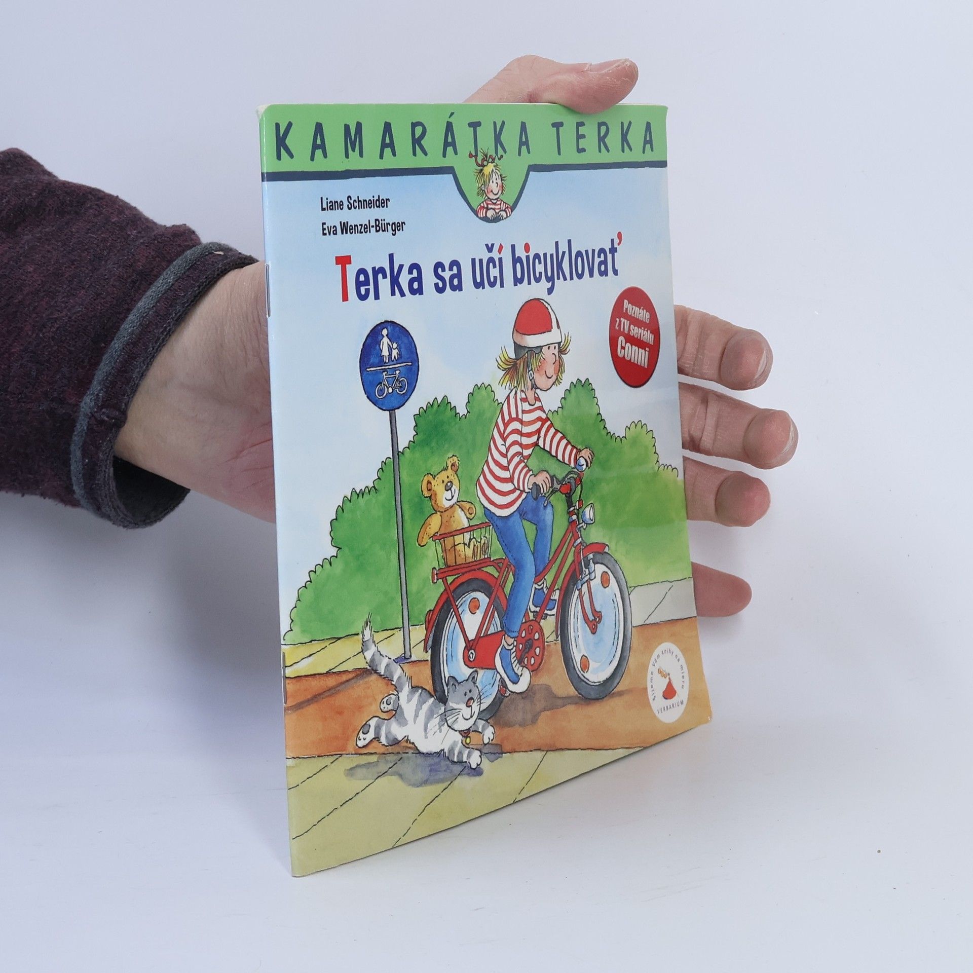 Liane Schneider Terka sa učí bicyklovať