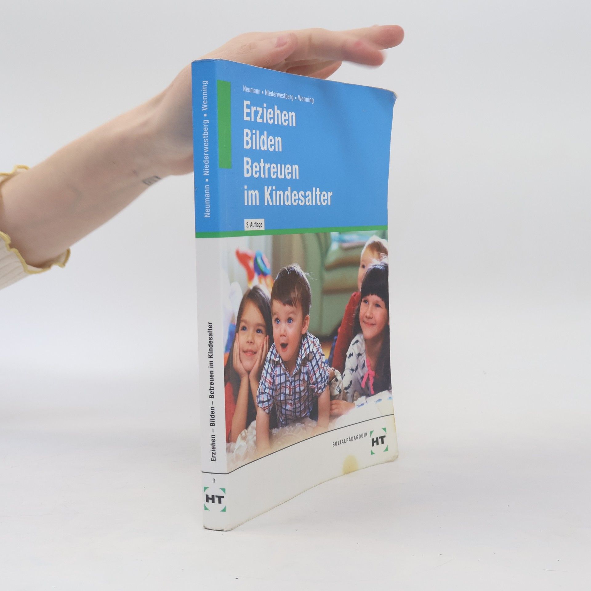 Martina Wenning Erziehen - Bilden - Betreuen im Kindesalter