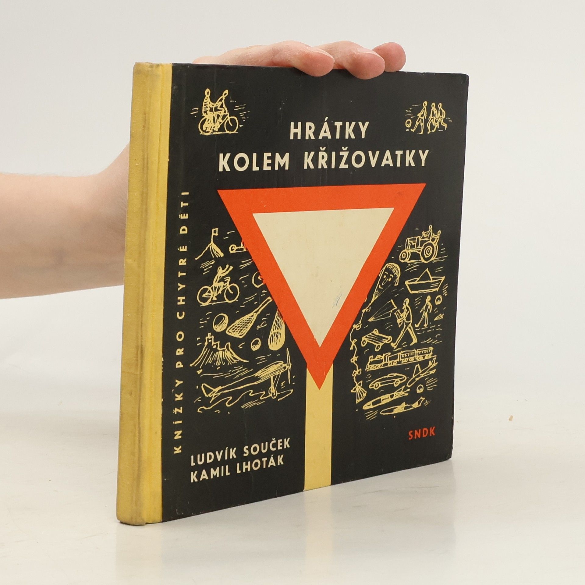 Kamil Lhoták Hrátky kolem křižovatky