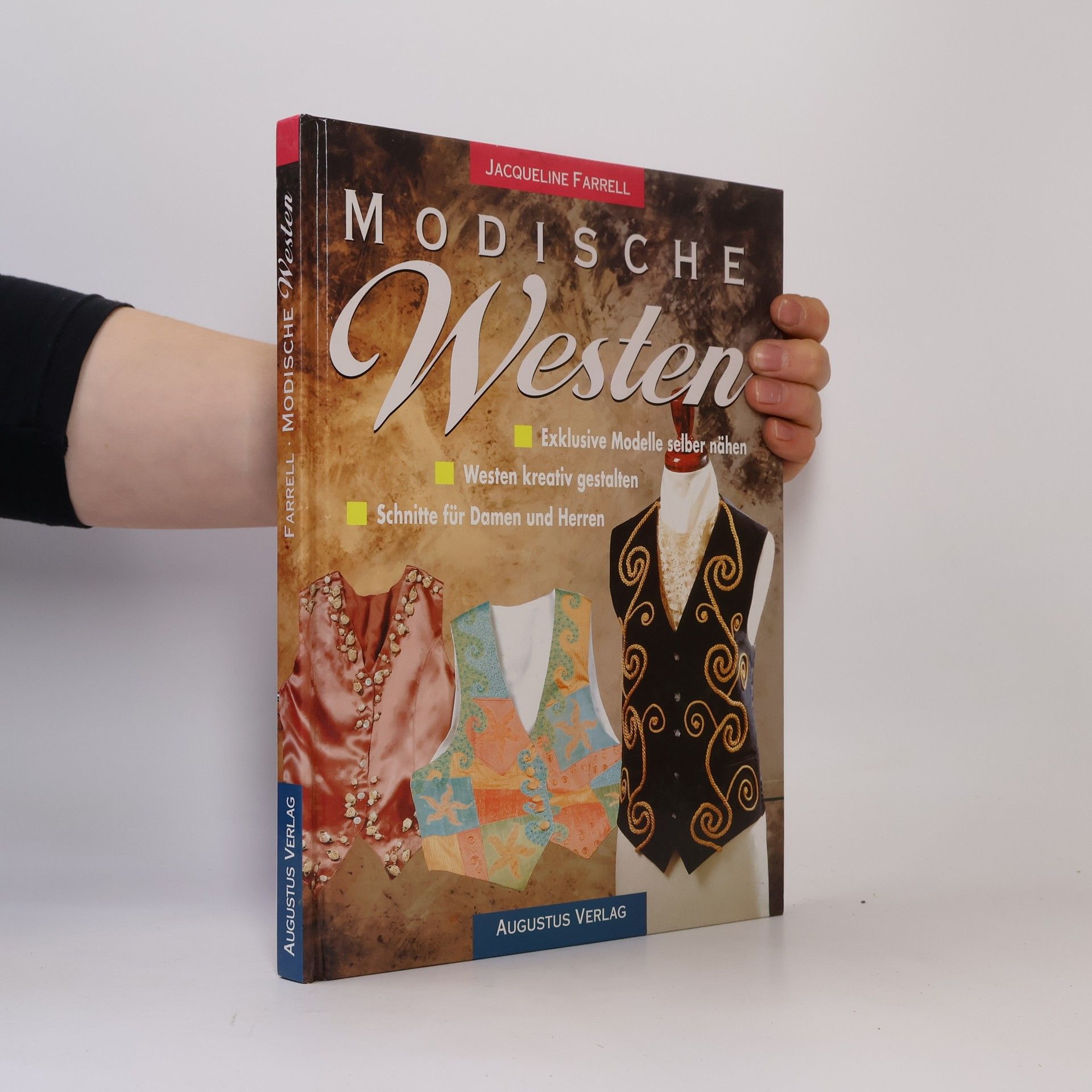 Jacqueline Farrell Modische Westen