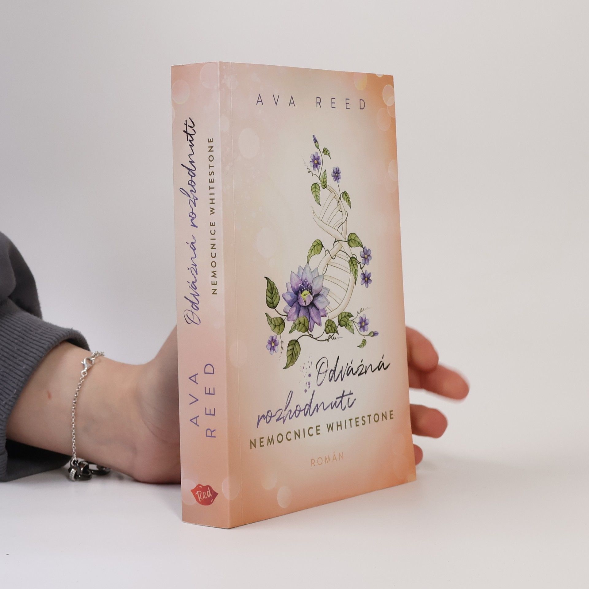 Ava Reed Nemocnice Whitestone. Odvážná rozhodnutí