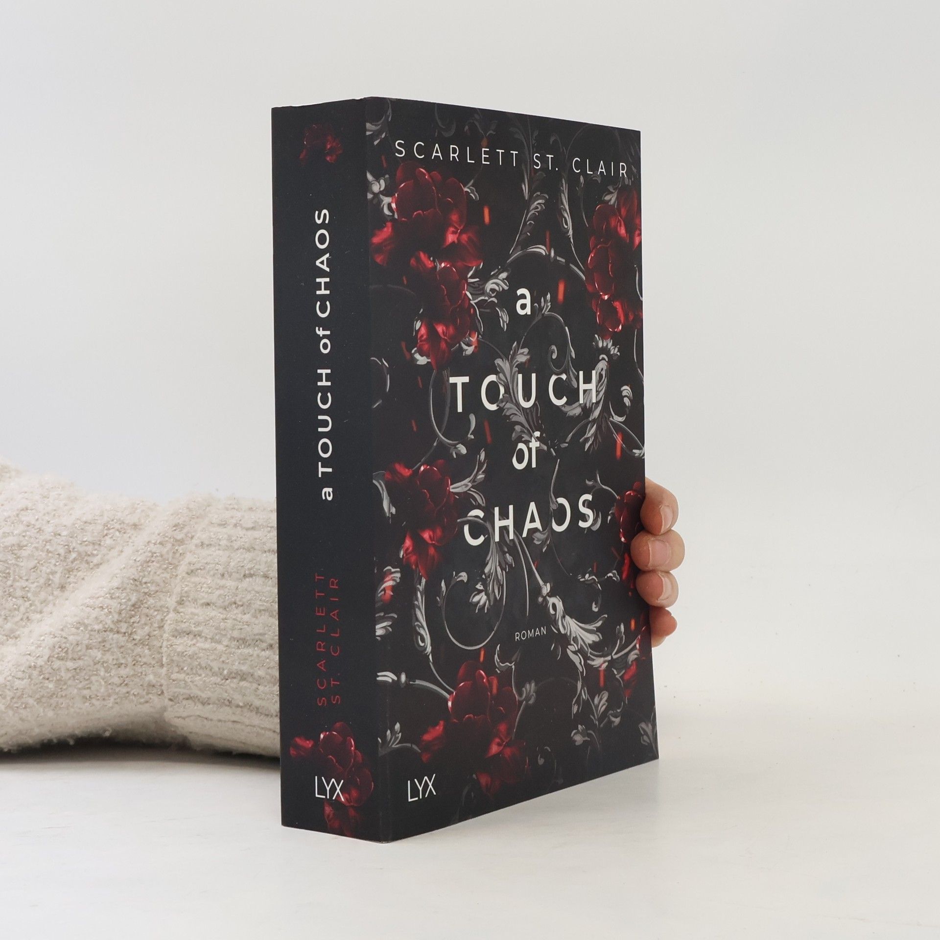 Scarlett St. Clair A Touch of Chaos / Hades & Persephone Bd.4