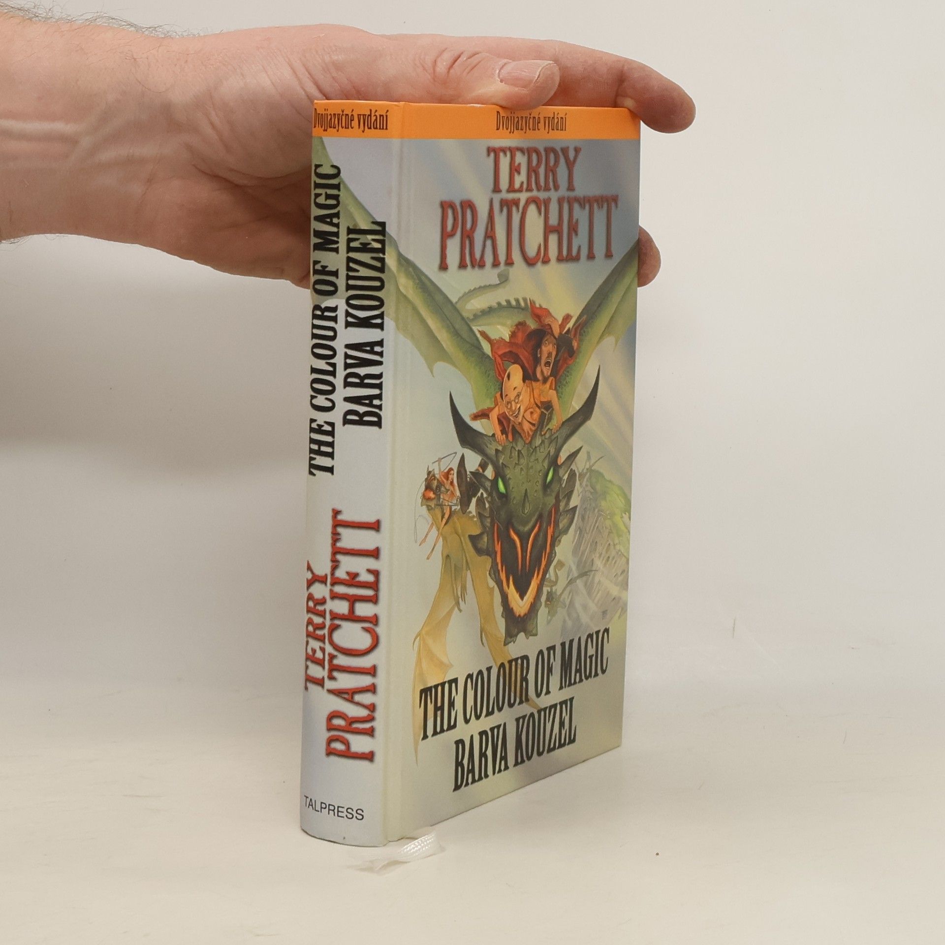Terry Pratchett Barva kouzel, The colour of magic: Dvojjazyčné vydání