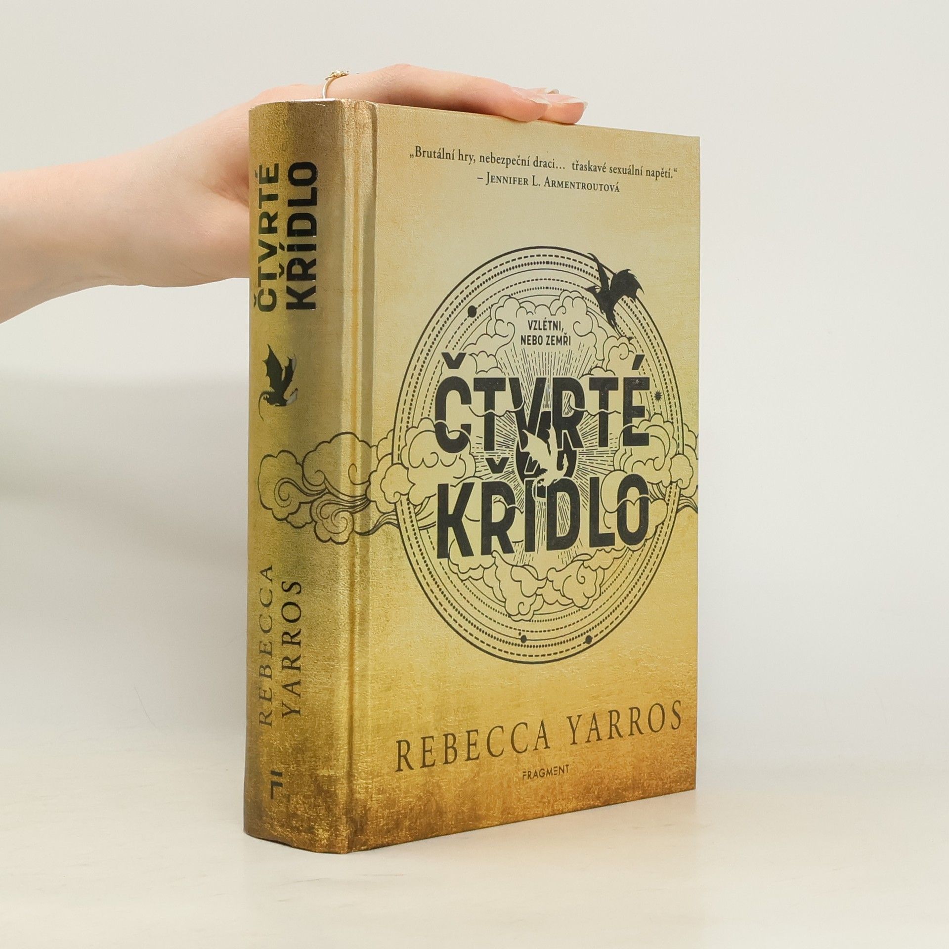 Rebecca Yarros Čtvrté křídlo