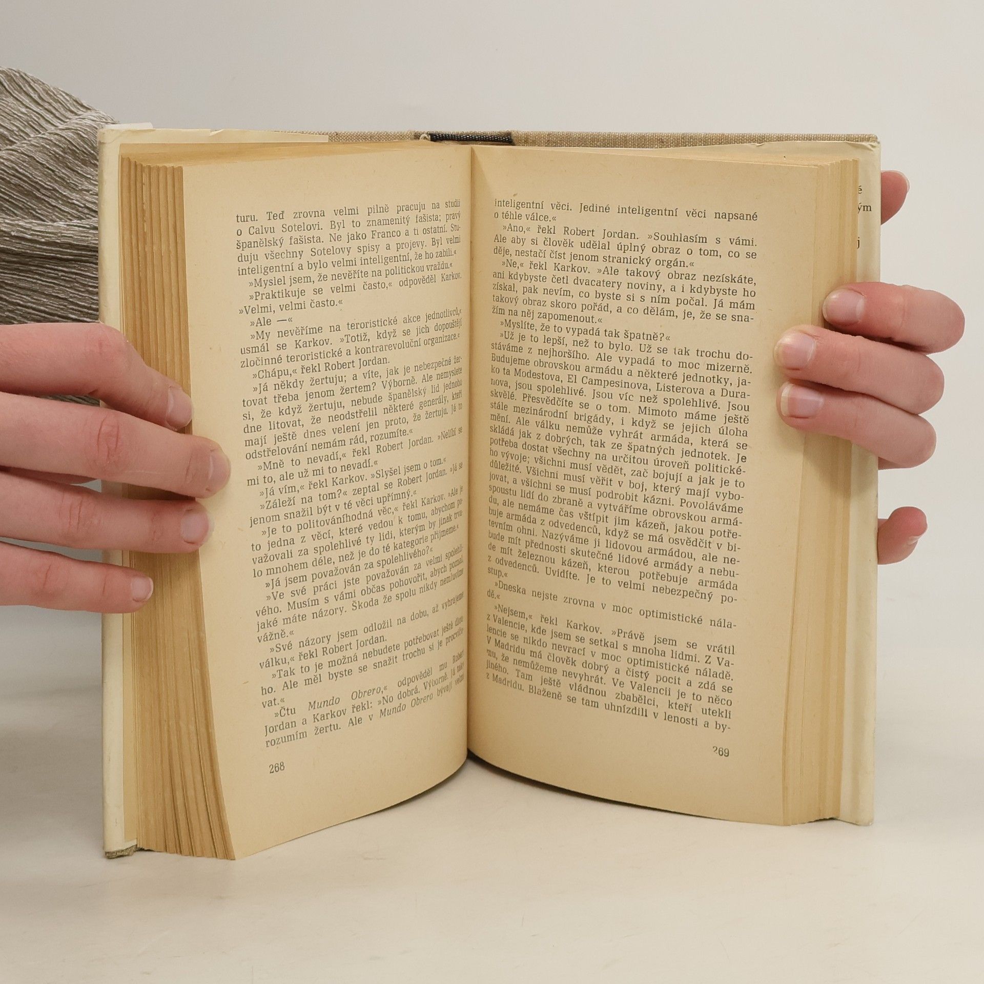 Ernest Hemingway Komu zvoní hrana