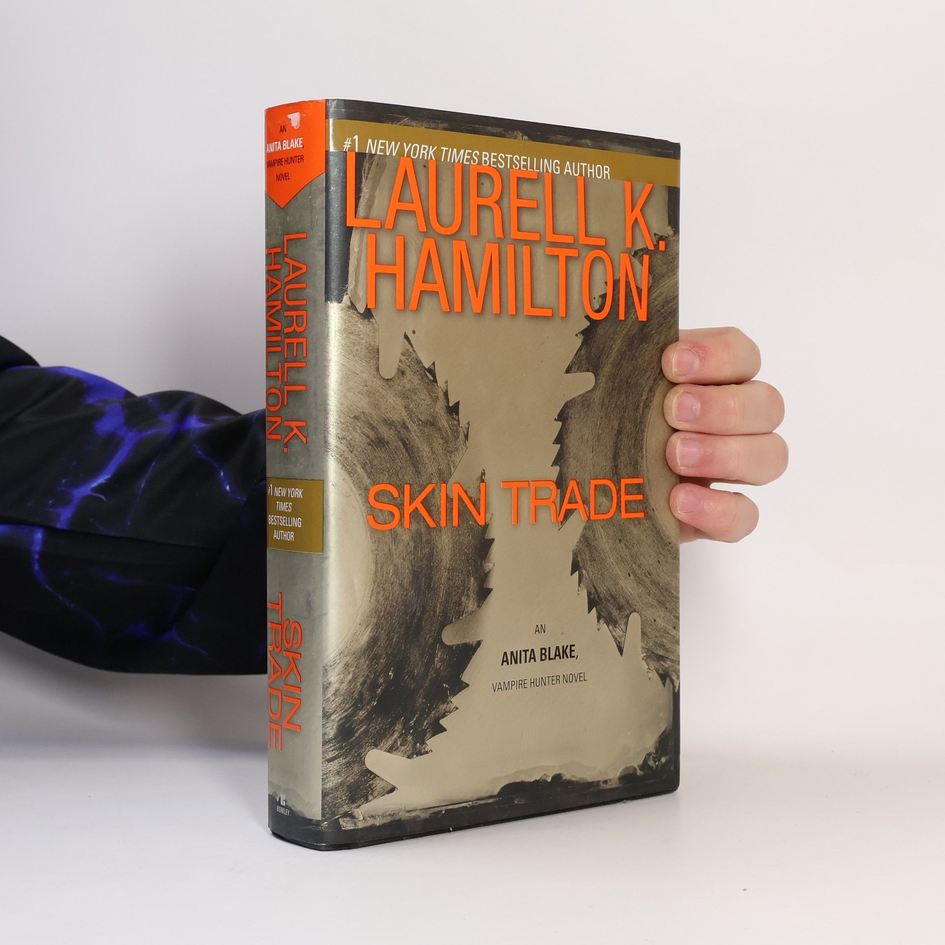 Laurell K. Hamilton Anita Blake, Vampire Hunter - 17: Skin Trade