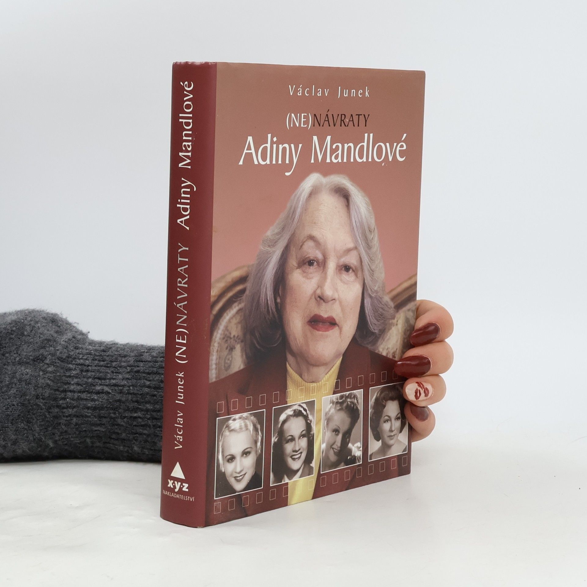 Václav Junek (Ne)návraty Adiny Mandlové